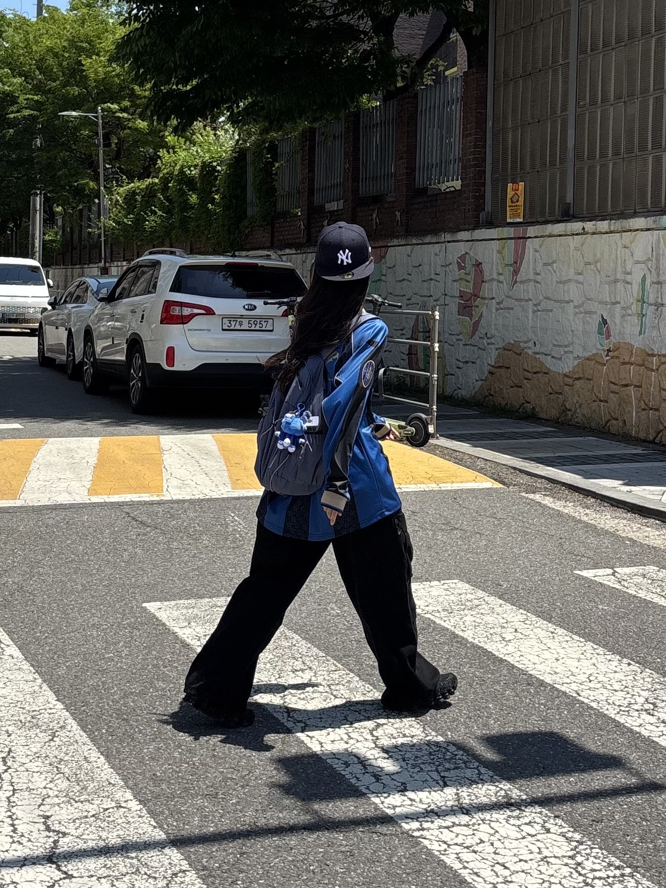 [KREAM 단독] MAZIUNTITLED Roam Pack Dusty Blue, New Era 59Fifty MLB Authentic New York Yankees Game Navy 착용 스타일 - 5