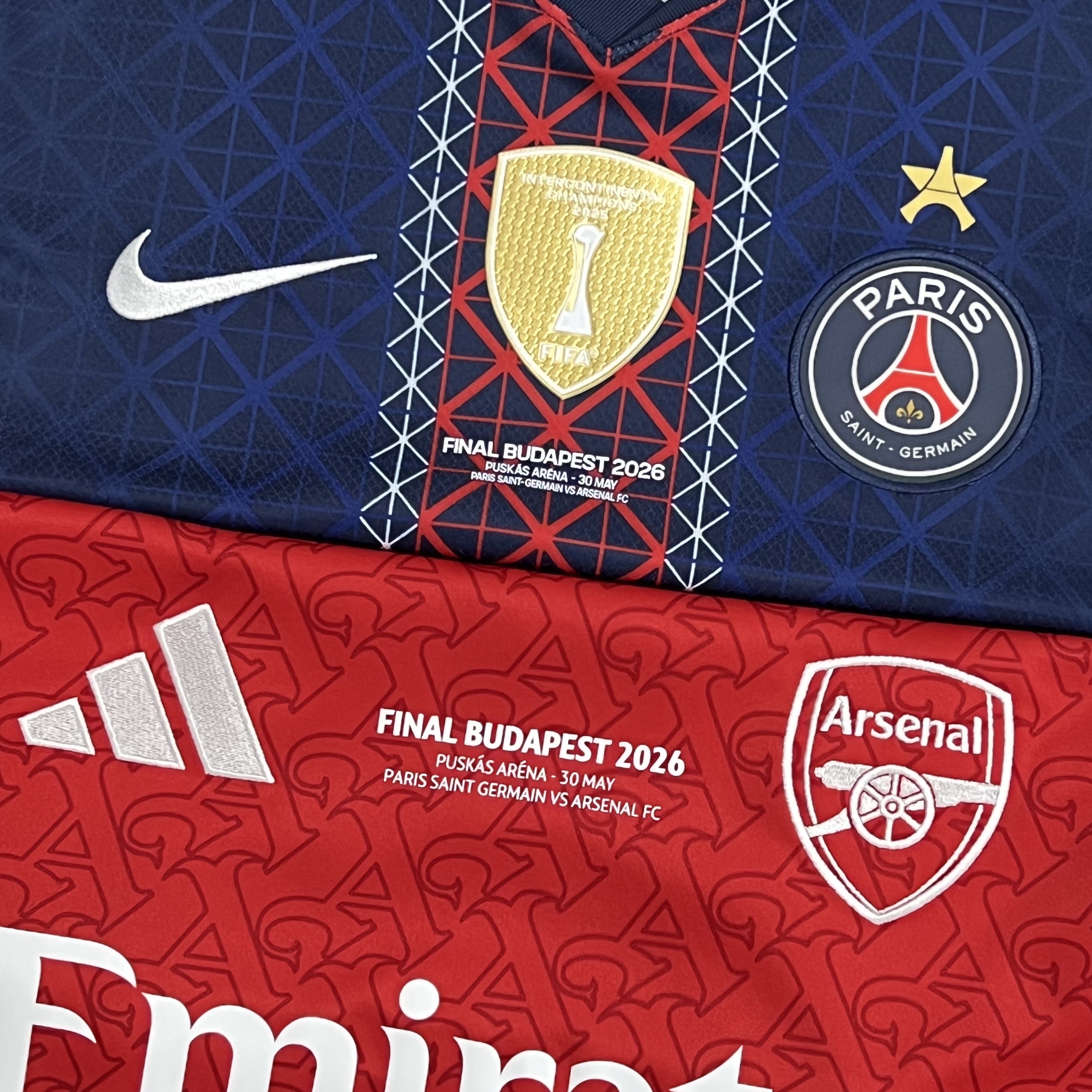 Nike Paris Saint-Germain 2025/26 Stadium Home Dri-Fit Soccer Replica Jersey Midnight Navy (Non Marking Ver.), Adidas Arsenal 2025/26 Home Jersey Better Scarlet White - KR Sizing (Non Marking Ver.) 착용 스타일