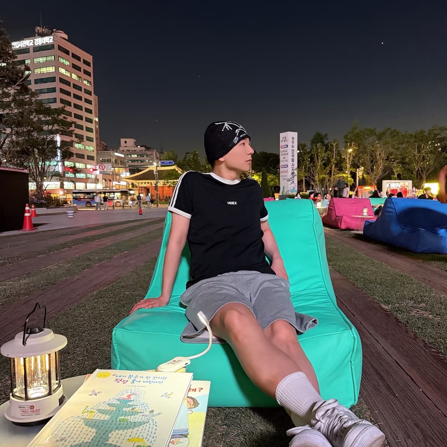 Arc'teryx Bird Head Toque Orca, Nike Air Force 1 '07 Low White 착용 스타일