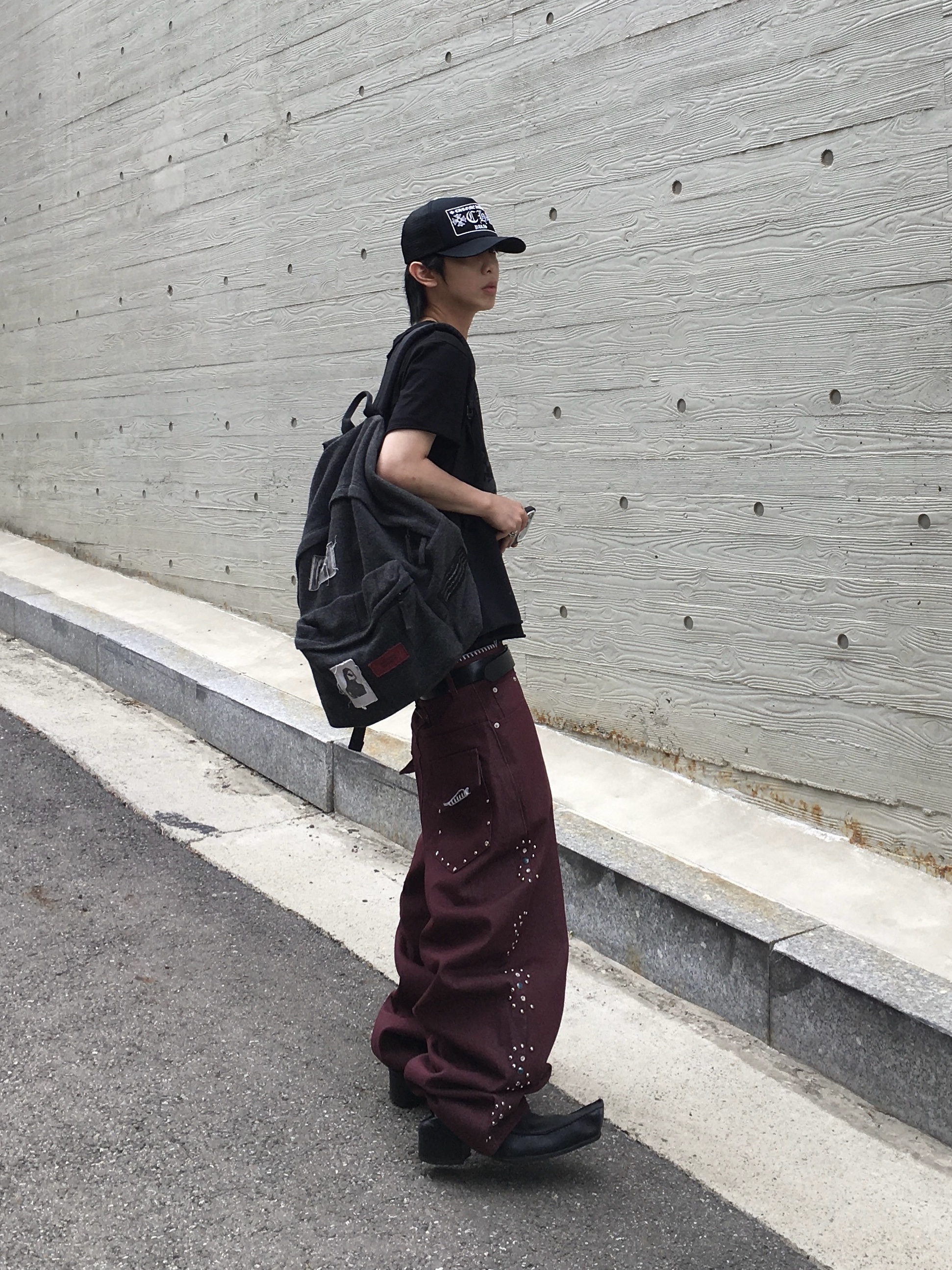Chrome Hearts CH Hollywood Trucker Hat Black, Balenciaga Romeo Mule Black 착용 스타일 - 3