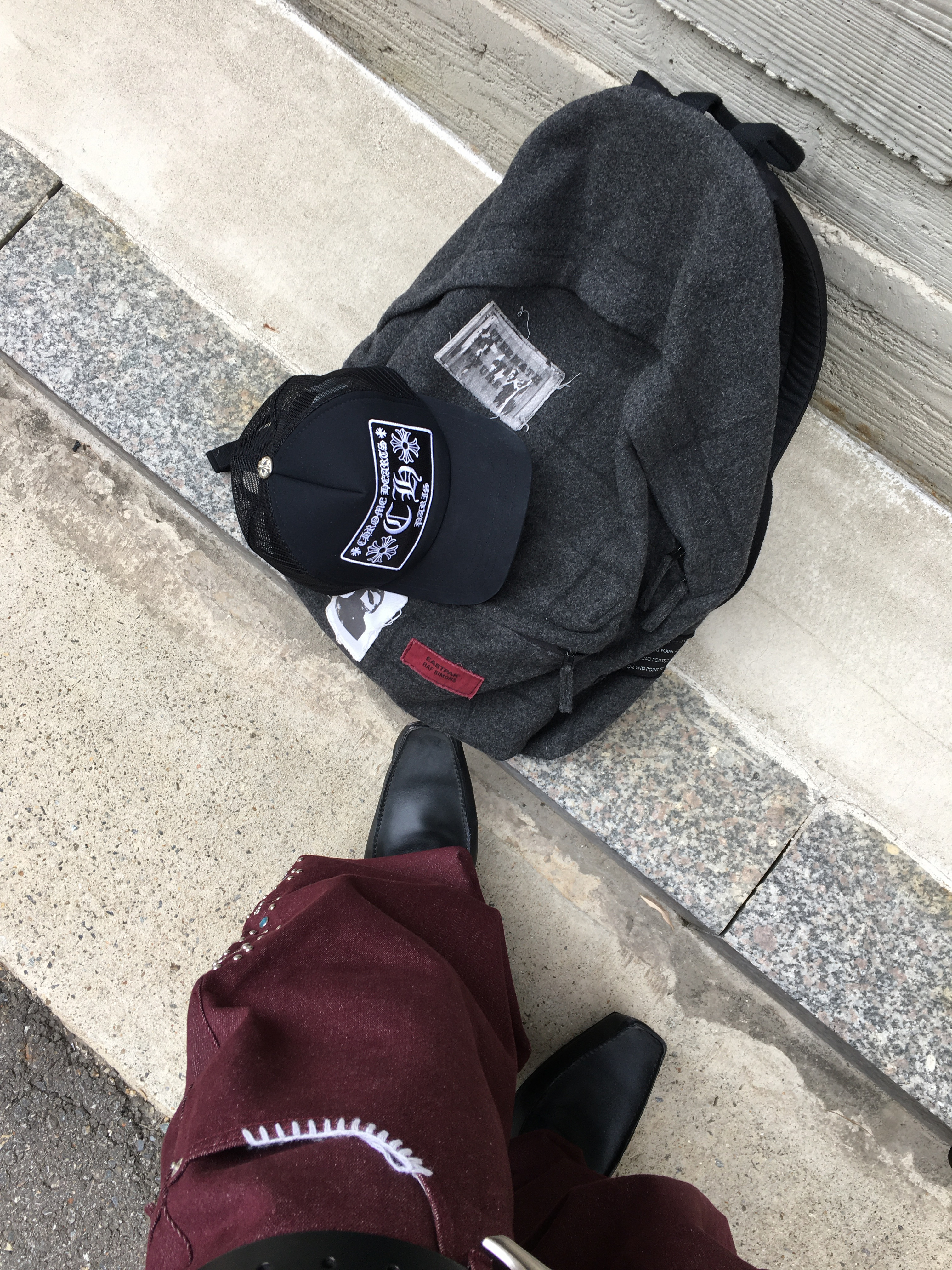 Chrome Hearts CH Hollywood Trucker Hat Black, Balenciaga Romeo Mule Black 착용 스타일 - 4