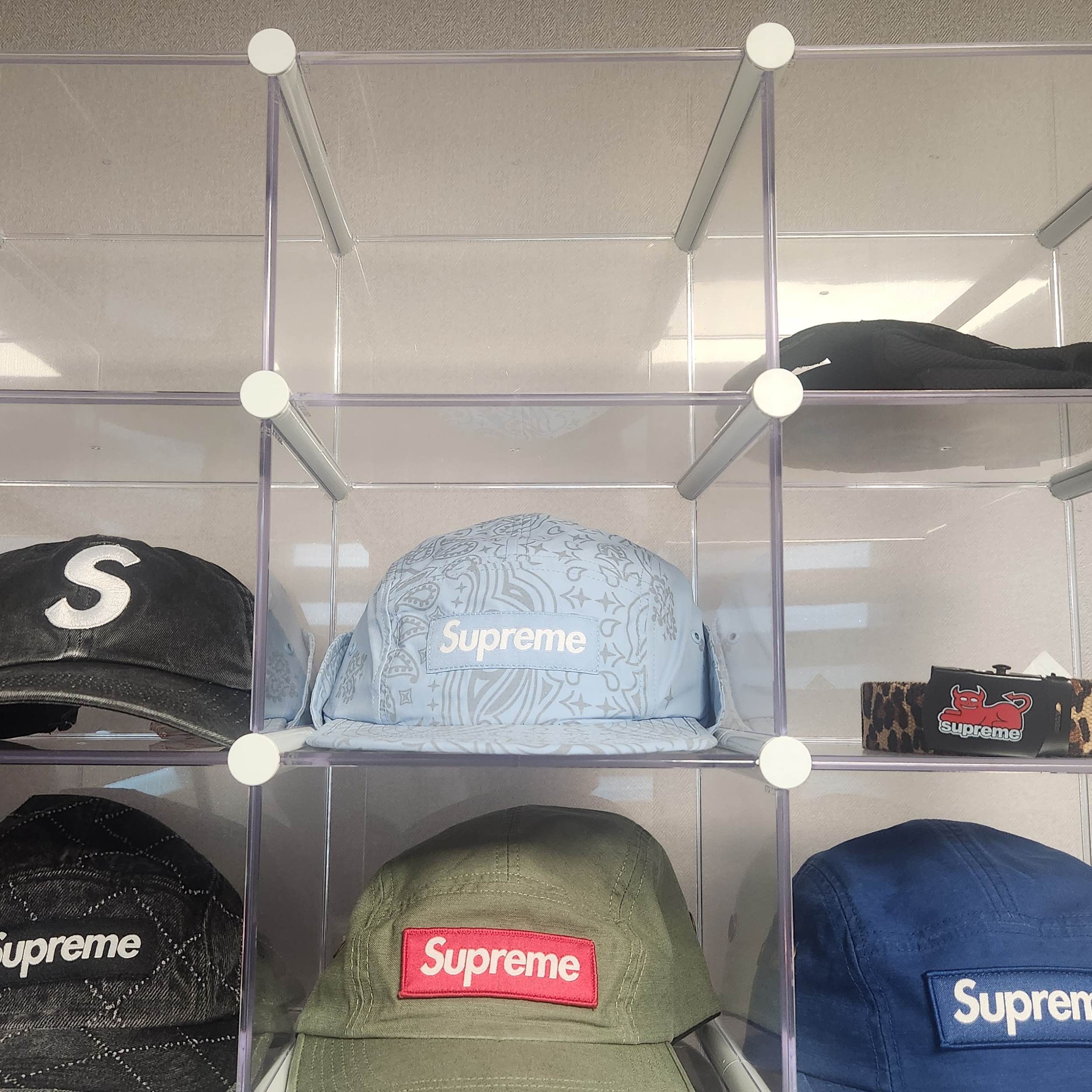 Supreme Reflective Bandana Sunshield Camp Cap Light Blue - 26SS 착용 스타일