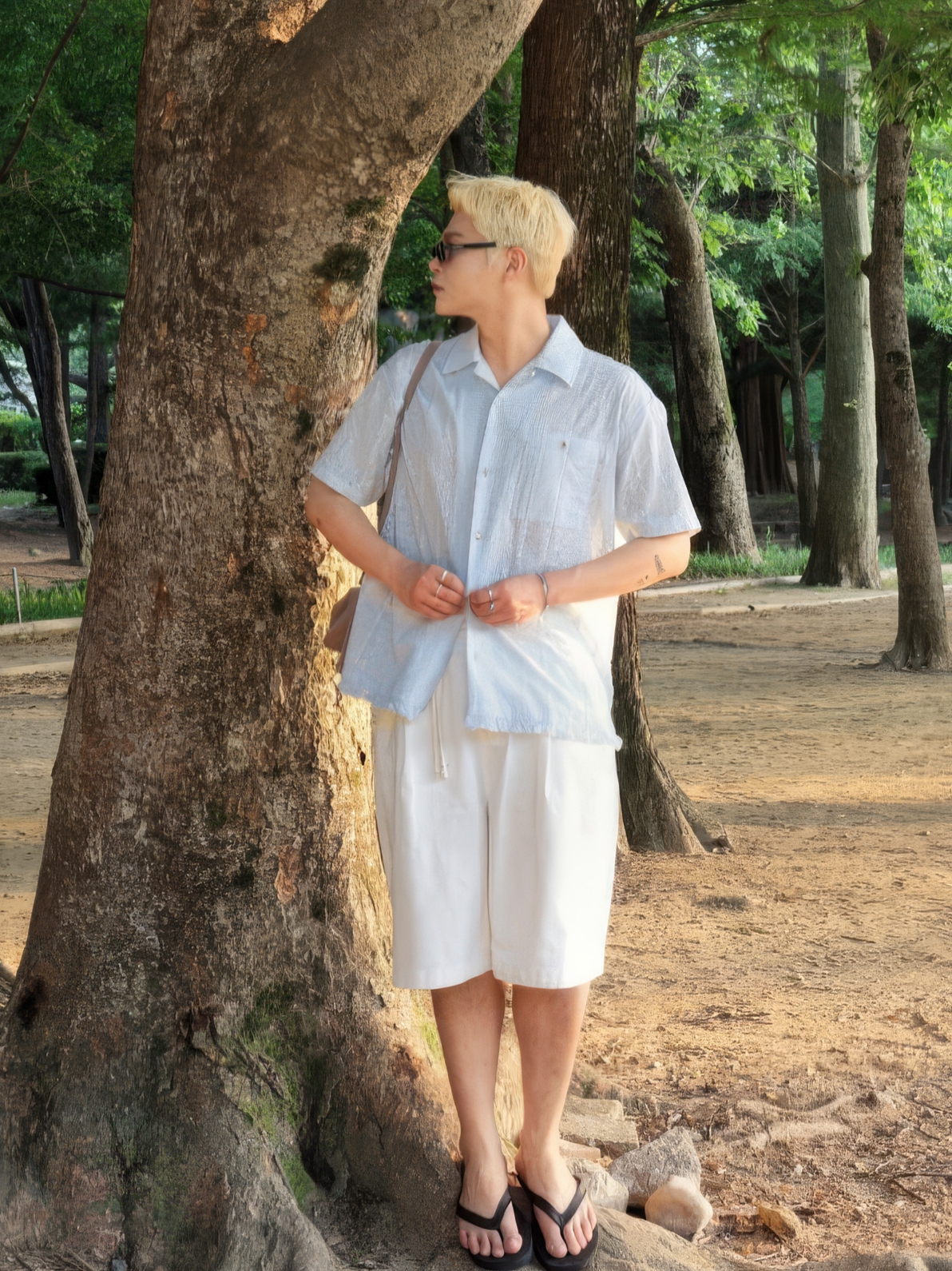 Knitted Outstring Bermuda Denim Half Pants Cream, Knitted Outstring Bermuda Denim Half Pants Black 착용 스타일 - 2