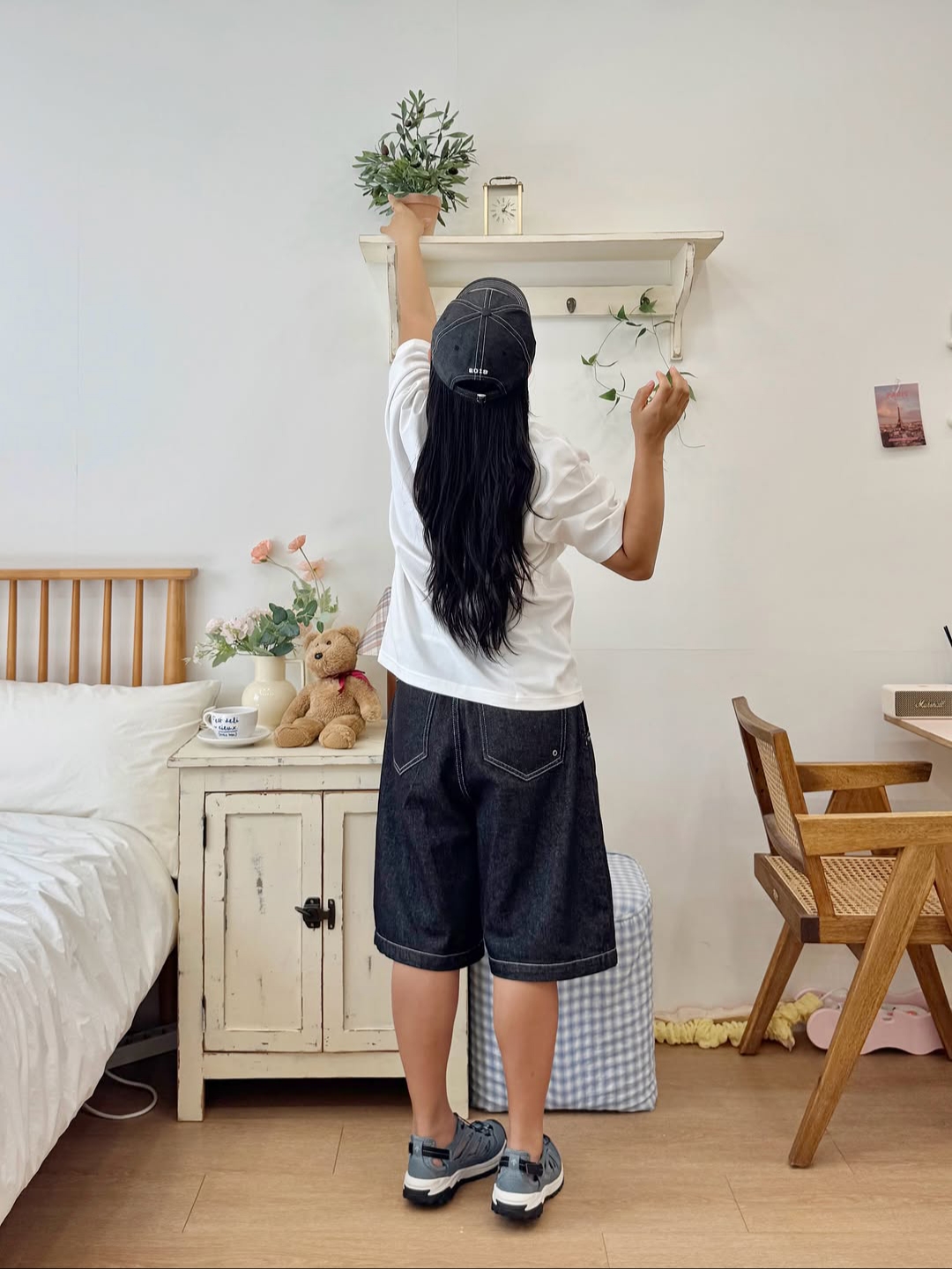 Knitted Outstring Bermuda Denim Half Pants Black, Knitted Outstring Bermuda Denim Half Pants Cream 착용 스타일 - 3