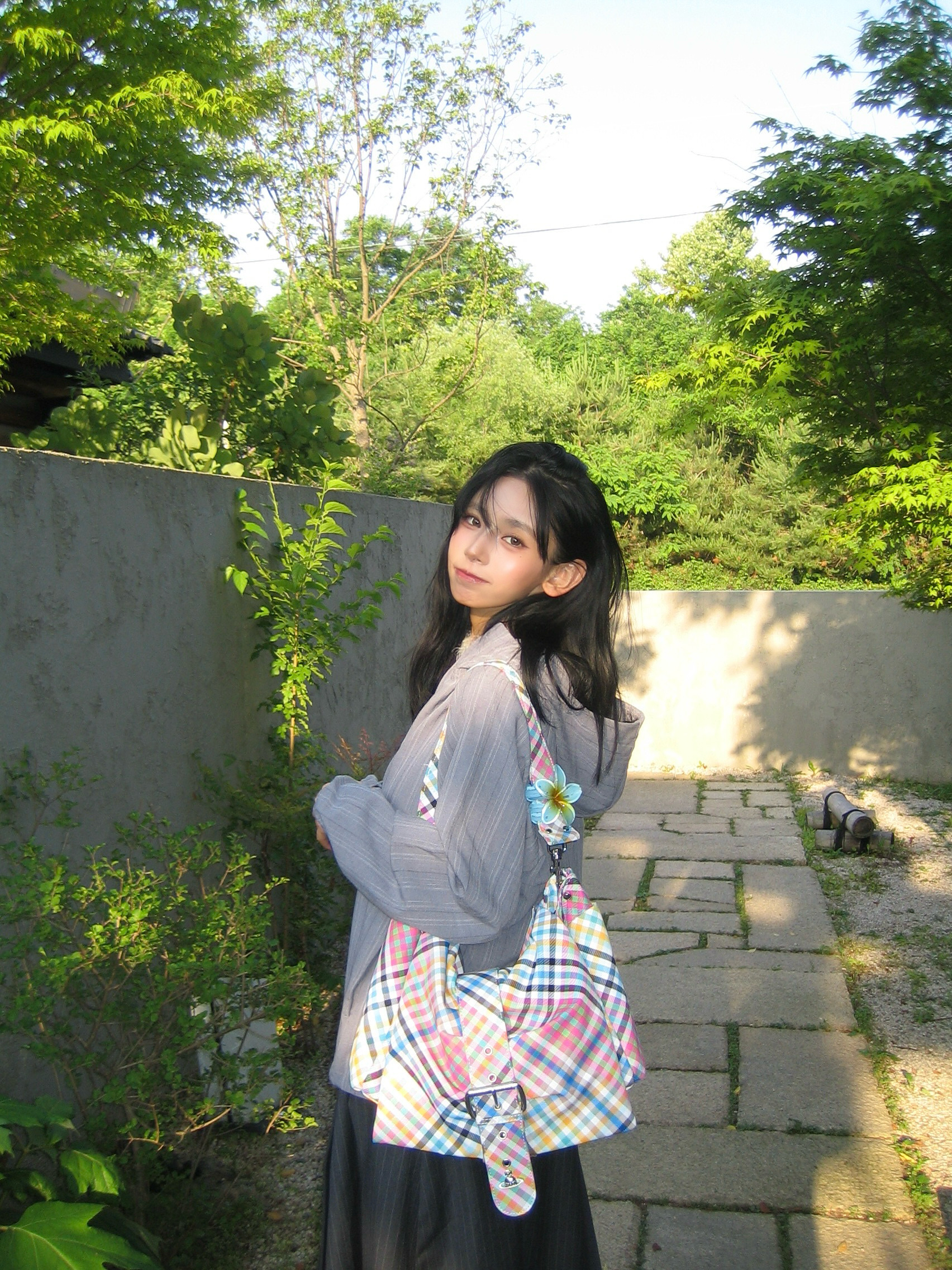 Polyteru Women Pleated Wrap Skirt Charcoal, [더블적립] Polyteru Women Peek Pocket Tee Light Gray 착용 스타일 - 6