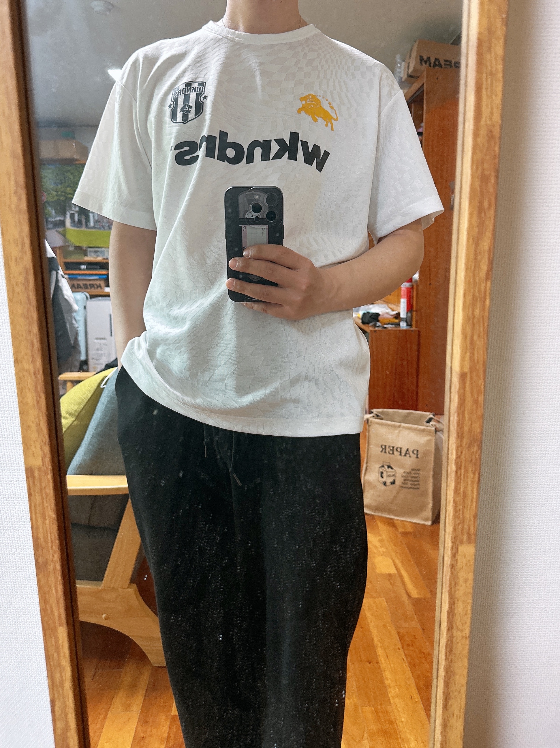 WKNDRS King Soccer SS Jersey White 착용 스타일