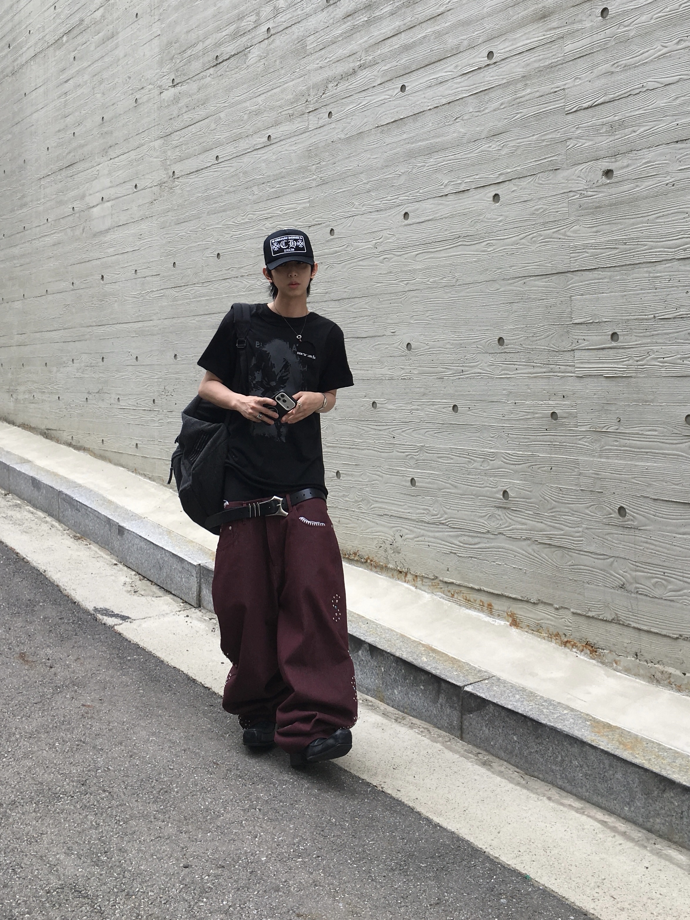 Chrome Hearts CH Hollywood Trucker Hat Black, Balenciaga Romeo Mule Black 착용 스타일 - 5