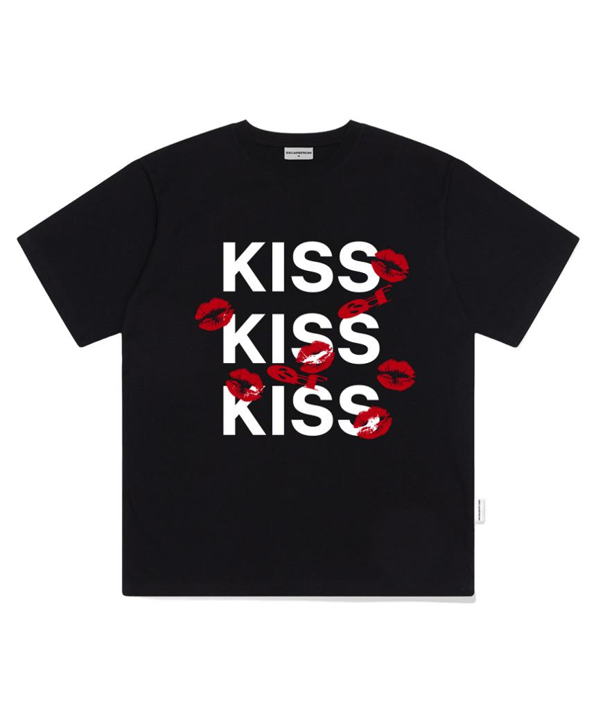 E261OTS176BK Escapefrom Kiss Kiss Kiss Print Oversized T-Shirt Black