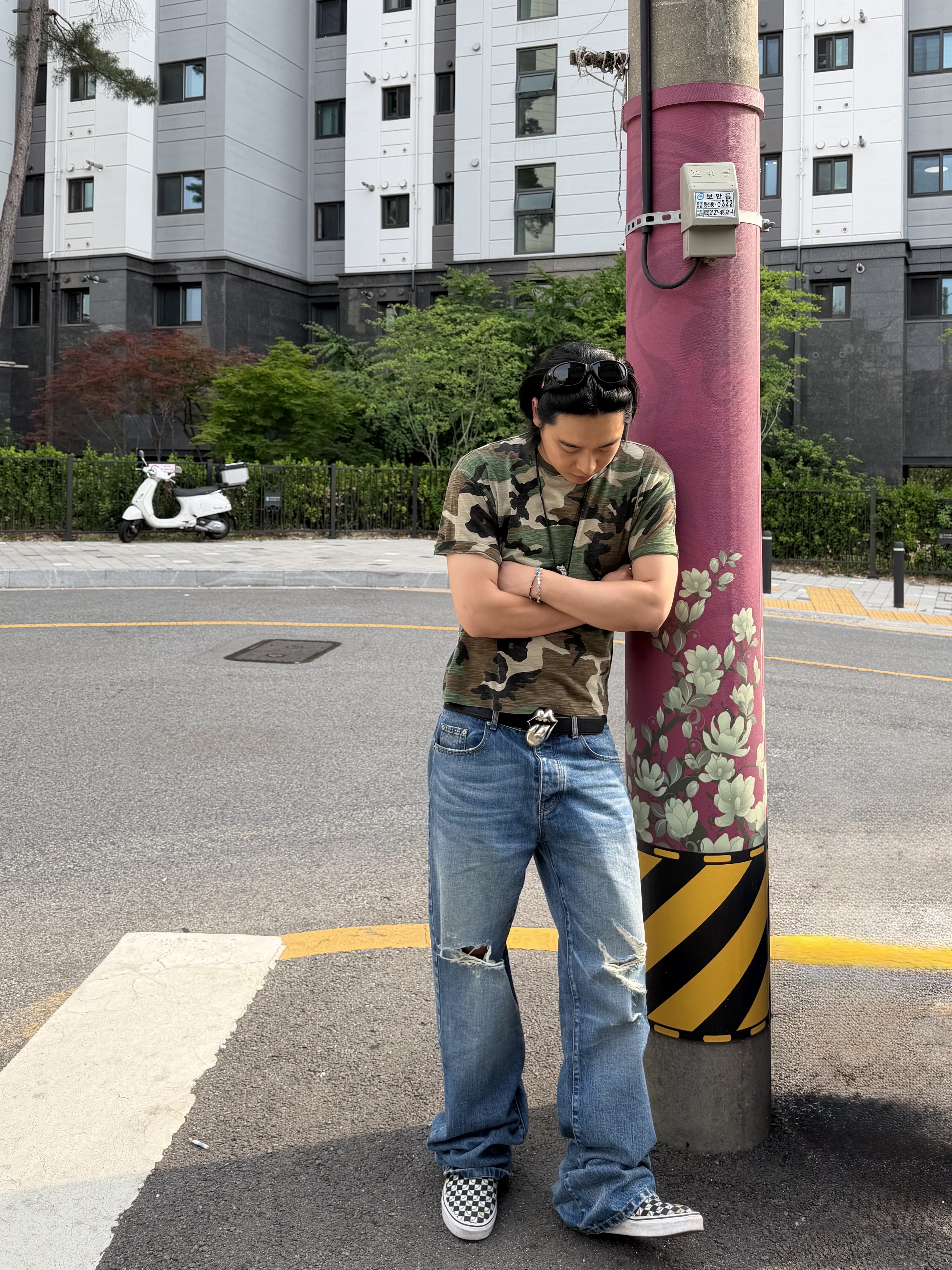 Khak. Low-Rise Jeans In Cotton Vintage Blue 착용 스타일 - 2