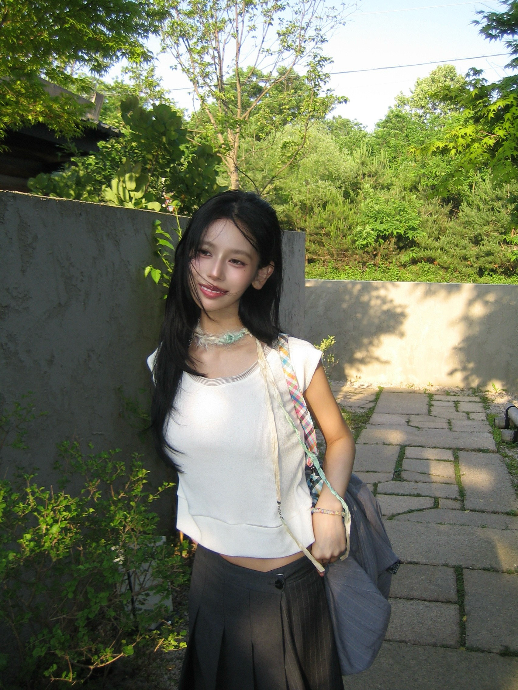Polyteru Women Pleated Wrap Skirt Charcoal, [더블적립] Polyteru Women Peek Pocket Tee Light Gray 착용 스타일 - 2