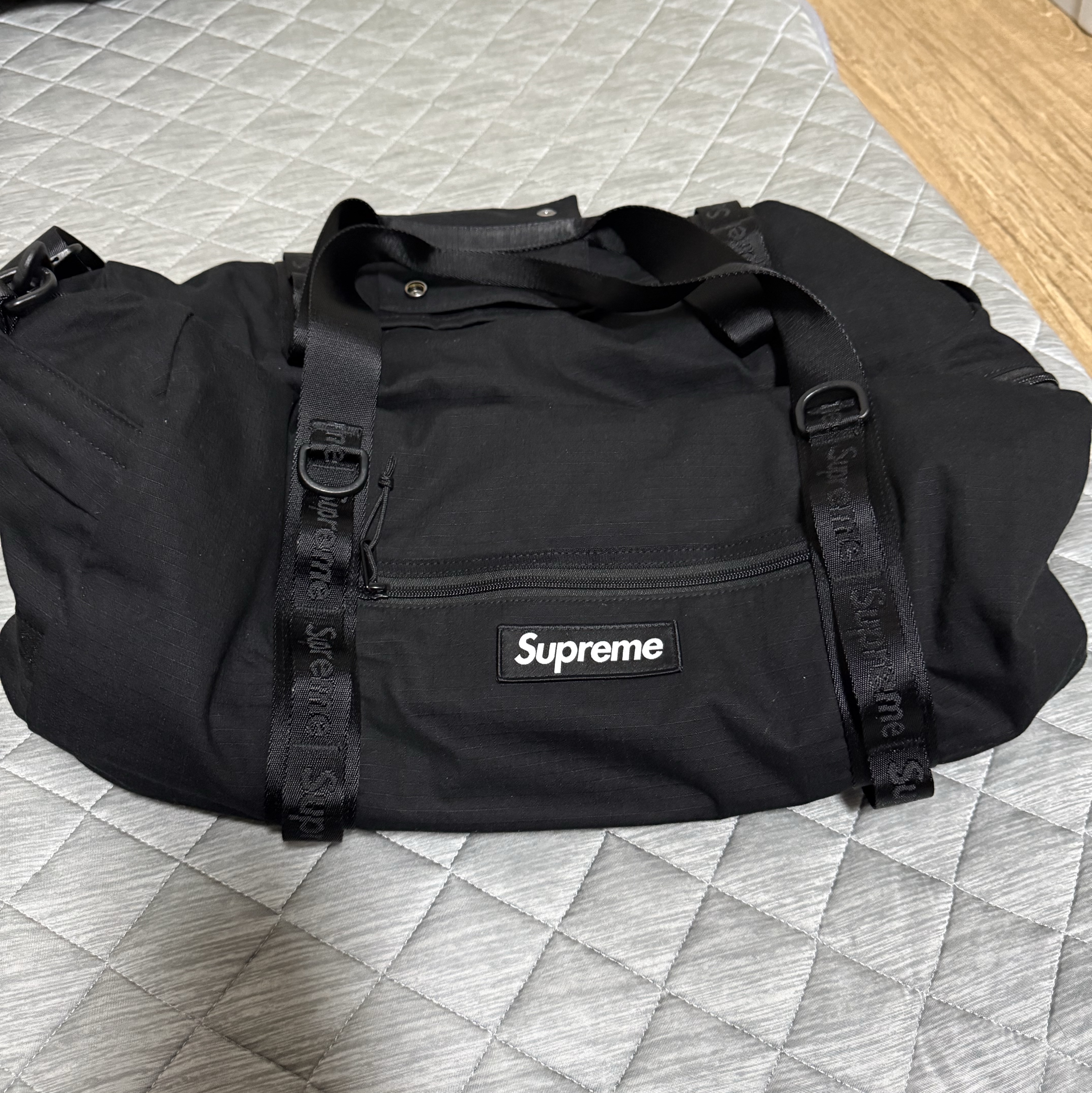 Supreme Bandana Football Jersey White - 25SS, Supreme Canvas Camp Cap Navy - 26SS 착용 스타일 - 5