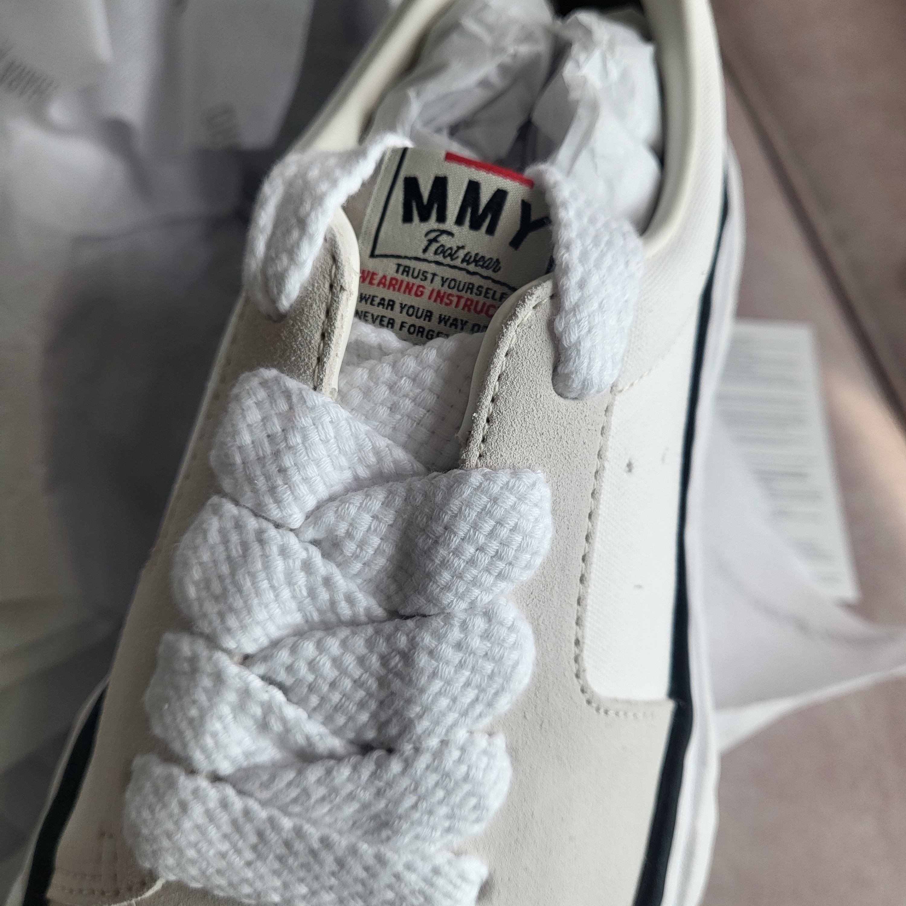 Mihara Yasuhiro Eric OG Sole Mix Material Low-Top Sneaker White 착용 스타일 - 3