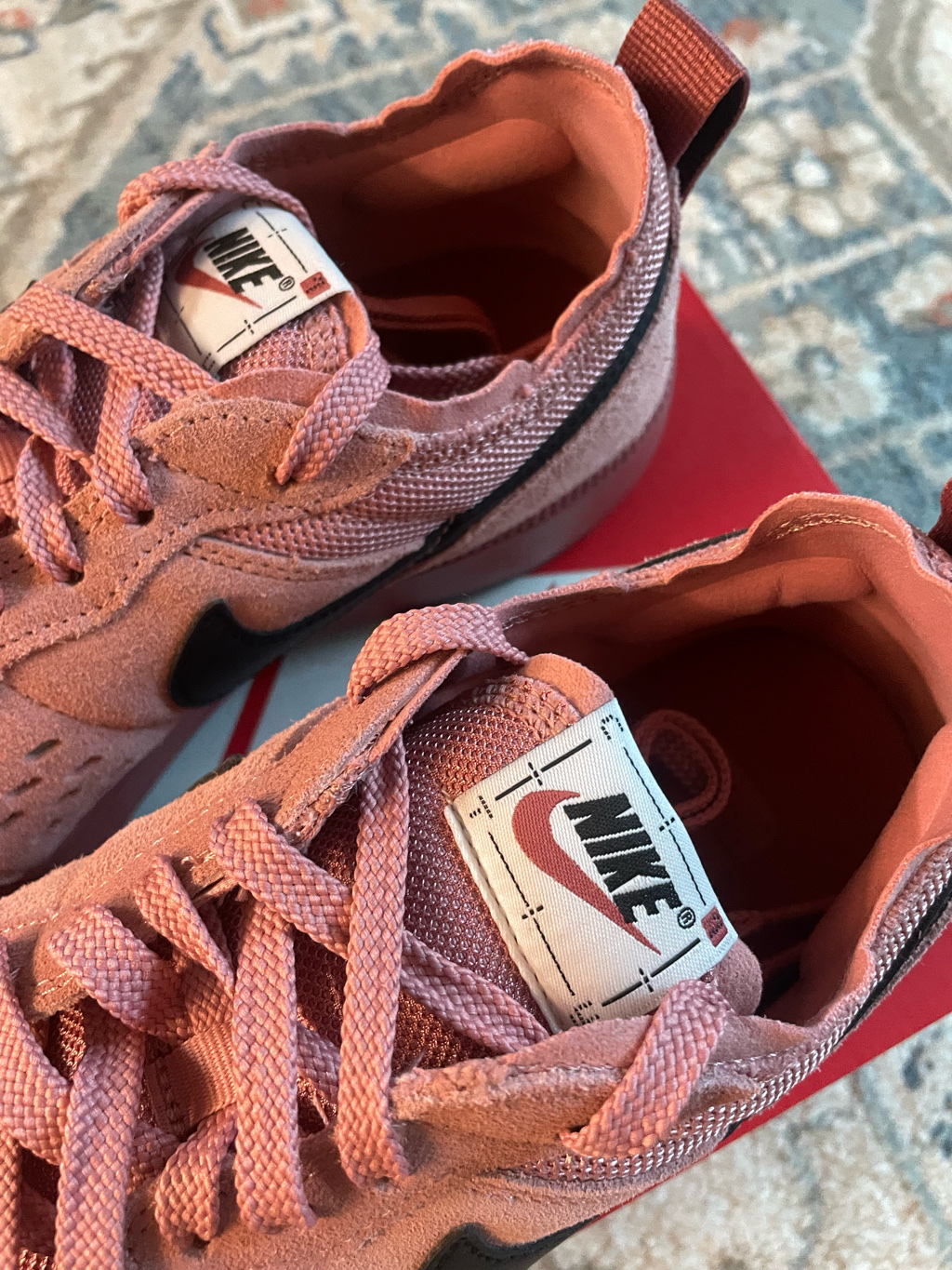 Nike C1TY Red Stardust Canyon Rust 착용 스타일 - 3