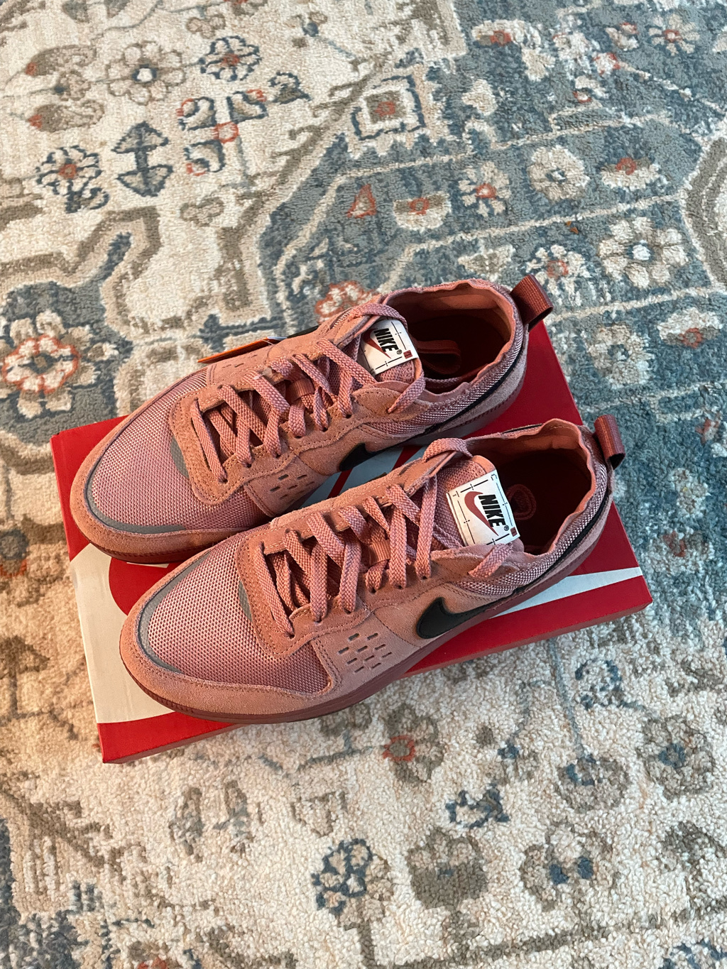 Nike C1TY Red Stardust Canyon Rust 착용 스타일 - 2