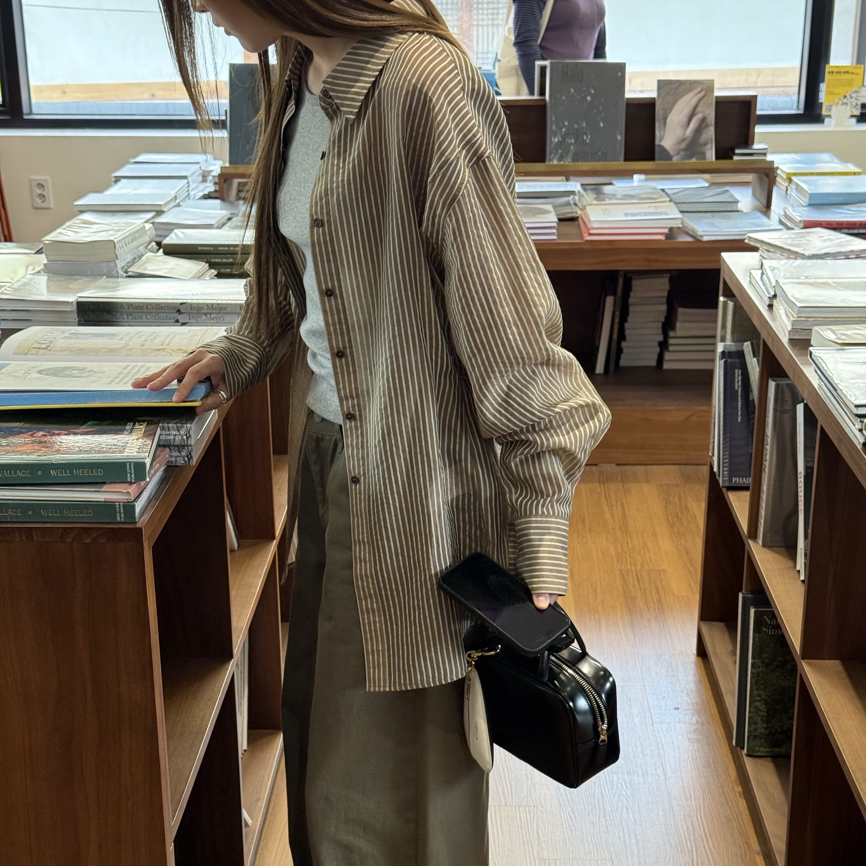 GBH APPAREL Sheer Strap Blouse / Brown, GBH APPAREL Kenny Slim Sleeveless Top / Melange Grey 착용 스타일 - 1