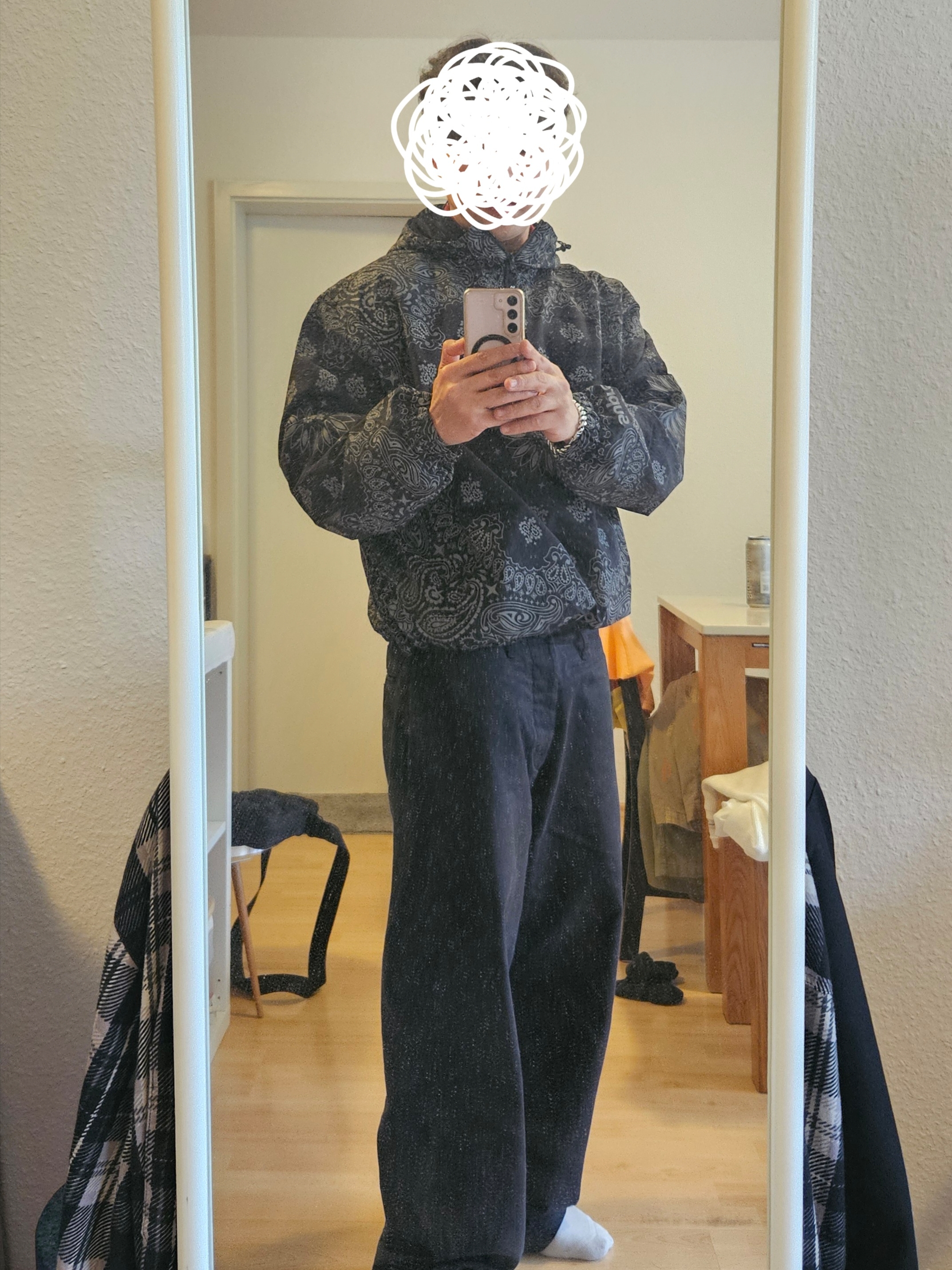 Supreme Reflective Bandana Anorak Black - 26SS 착용 스타일