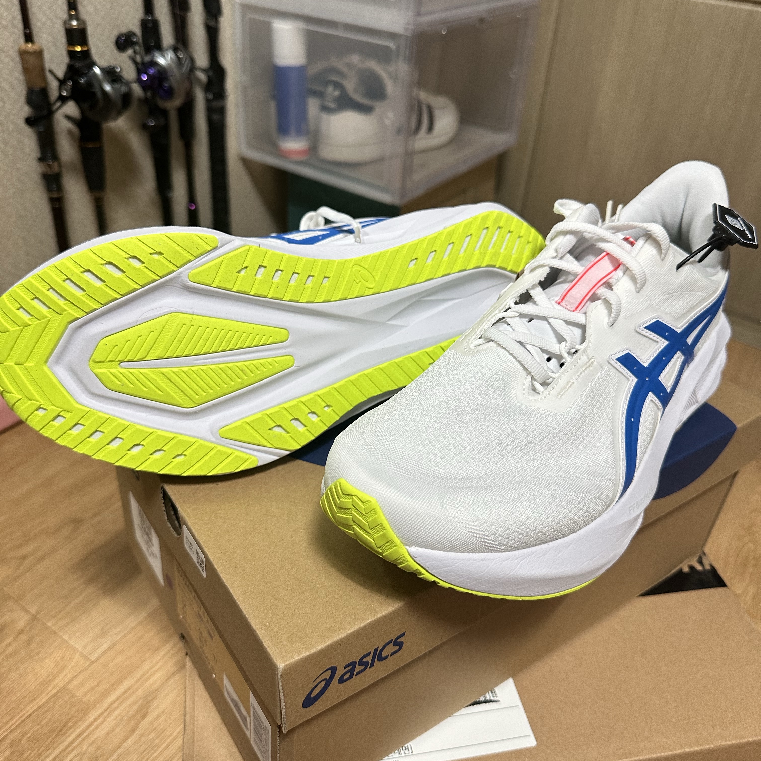 Asics Novablast 5 White Tuna Blue 착용 스타일 - 2