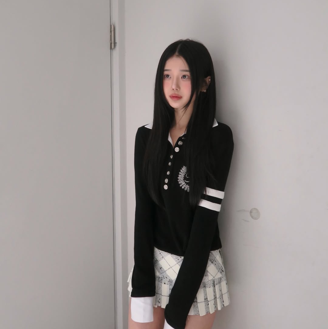 Bonnae Beaded Double Collar Top Black, Bonnae Beaded Double Collar Top White 착용 스타일