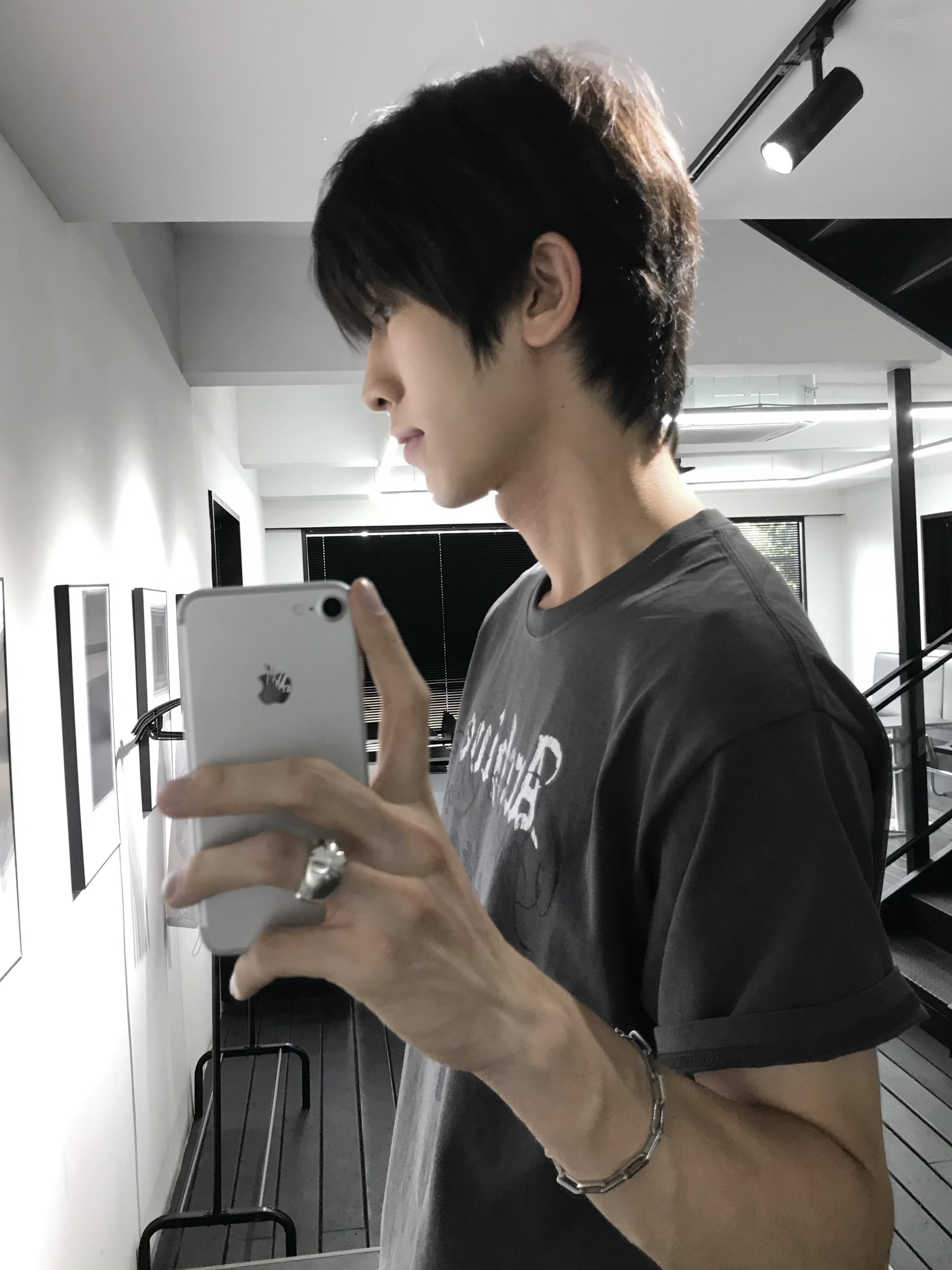 Farfromwhat Far Wrinkled Washed Pants_Black, Farfromwhat Archive Gothic Logo T-Shirt 착용 스타일 - 9