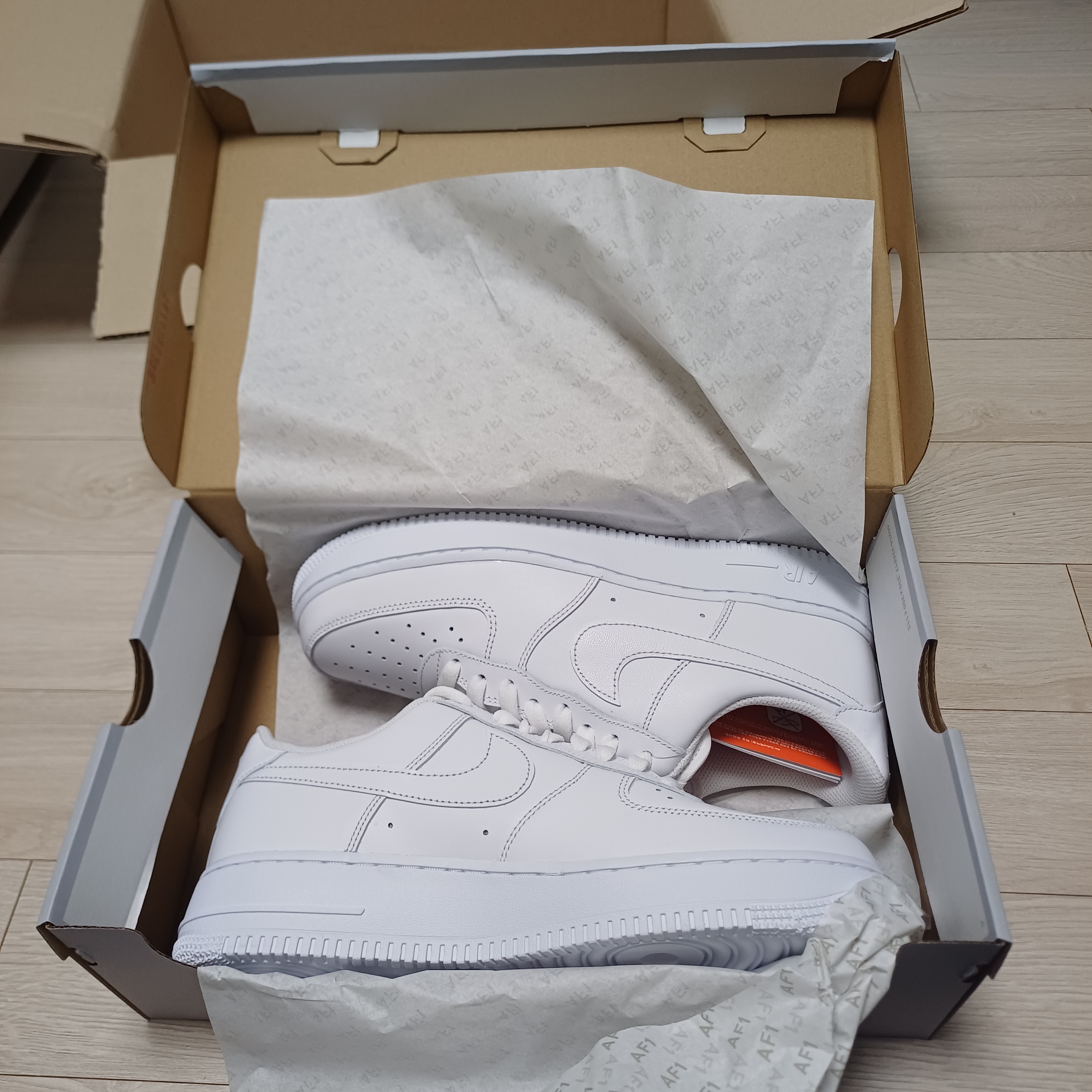 Nike Air Force 1 '07 Low White 착용 스타일