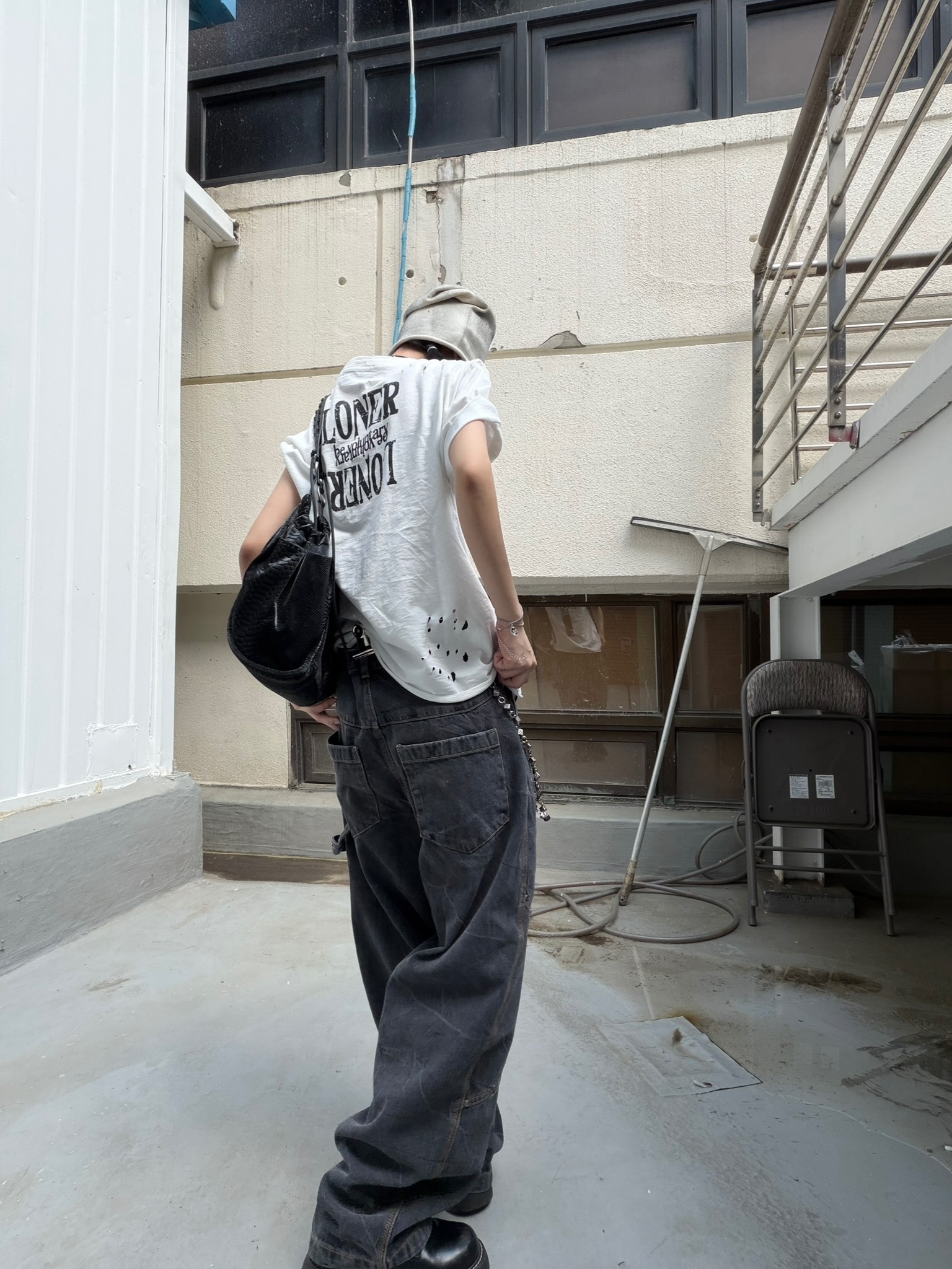 ROARINGRAD Cross Damage Slub T-Shirt White 착용 스타일 - 2