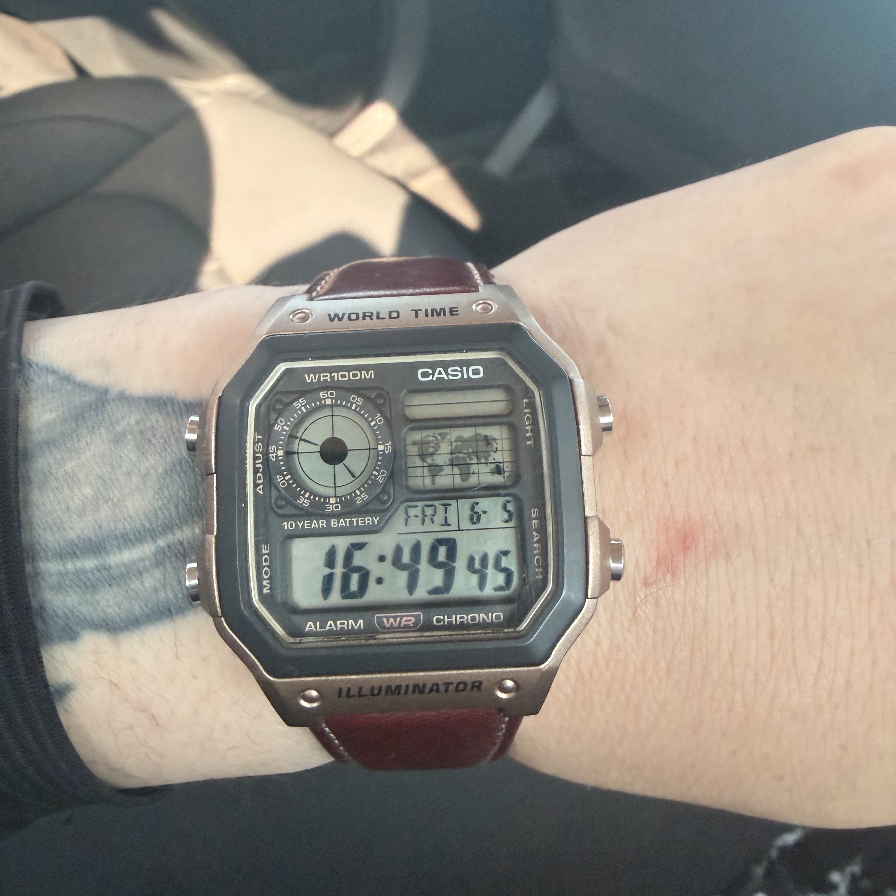Casio AE-1200WHL-5AV 착용 스타일