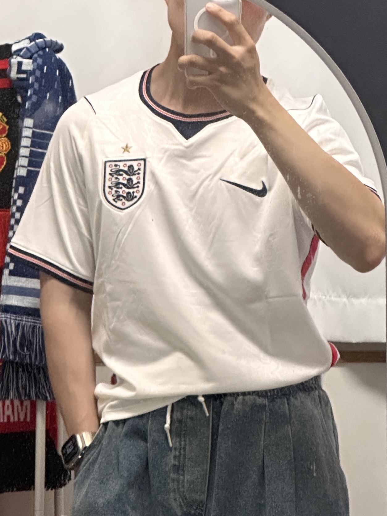 Nike England 2026 Stadium Home Dri-Fit Football Replica Jersey White Speed Red (IB5290-100) (Non Marking Ver.) 착용 스타일 - 3