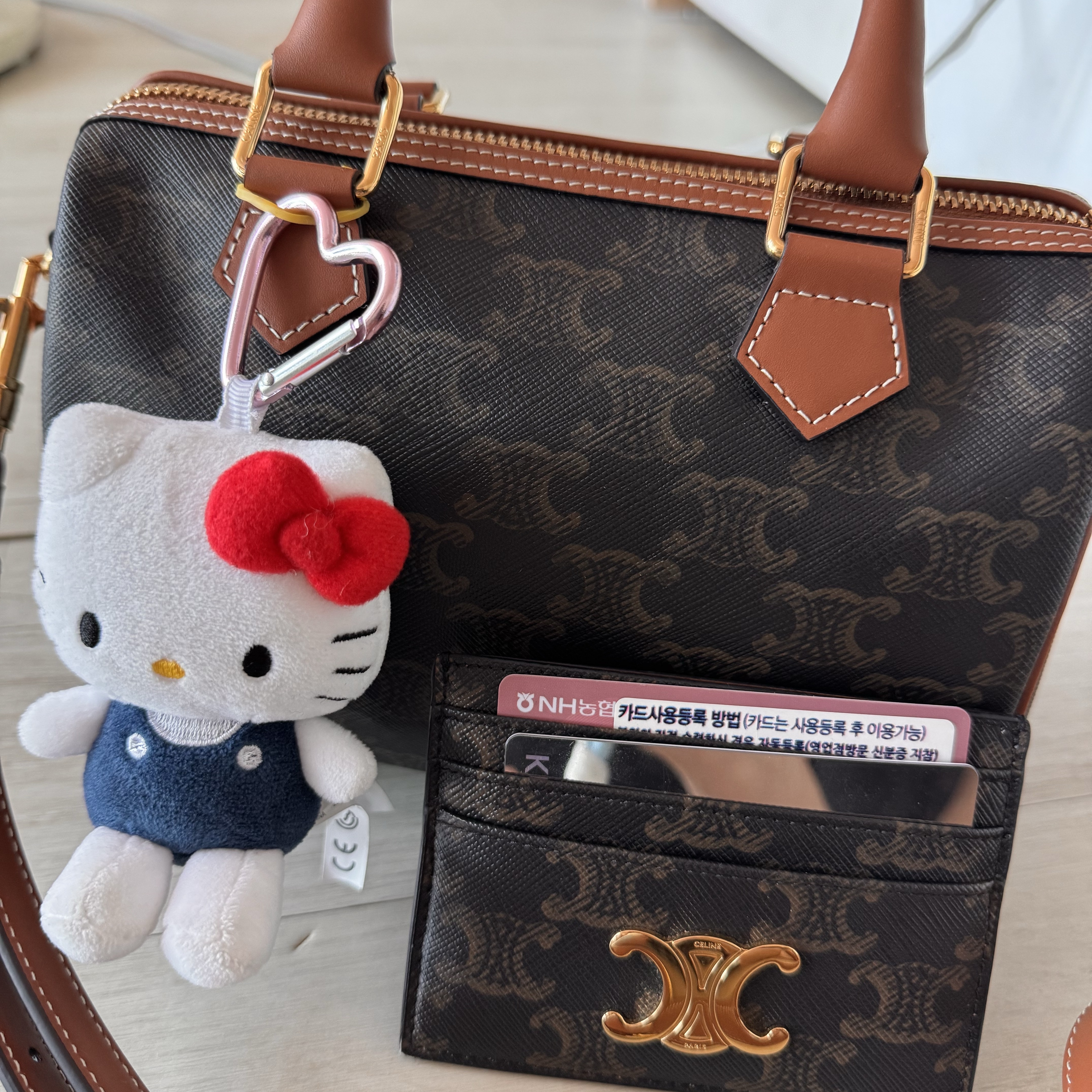 Celine Triomphe Card Holder in Triomphe Canvas Tan, Celine Small Boston Cuir Triomphe in Triomphe Canvas Calfskin Tan 착용 스타일