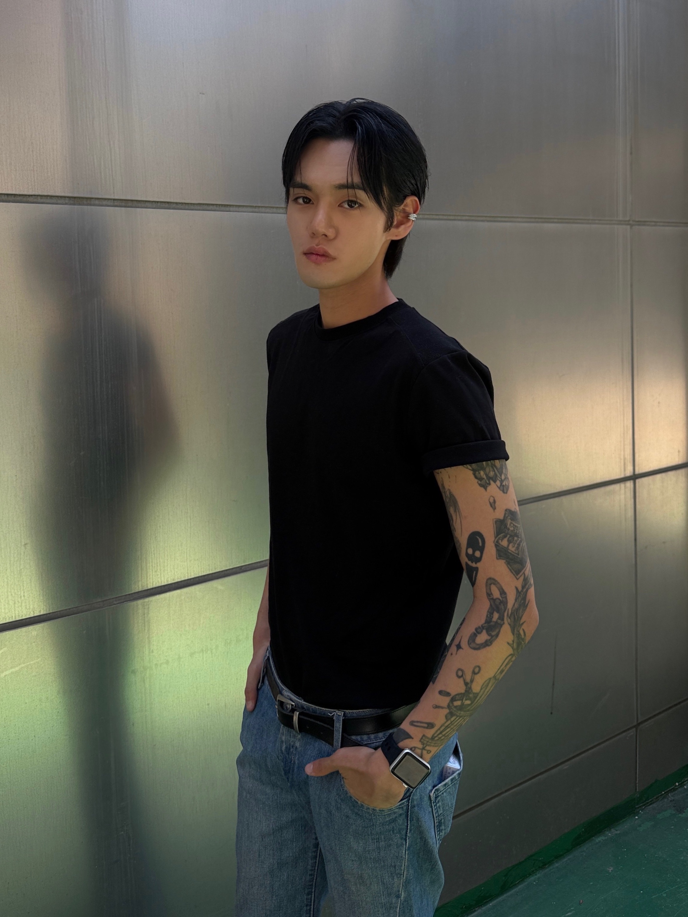 PHOS333 M Panel Silket T-Shirt Black 착용 스타일 - 2