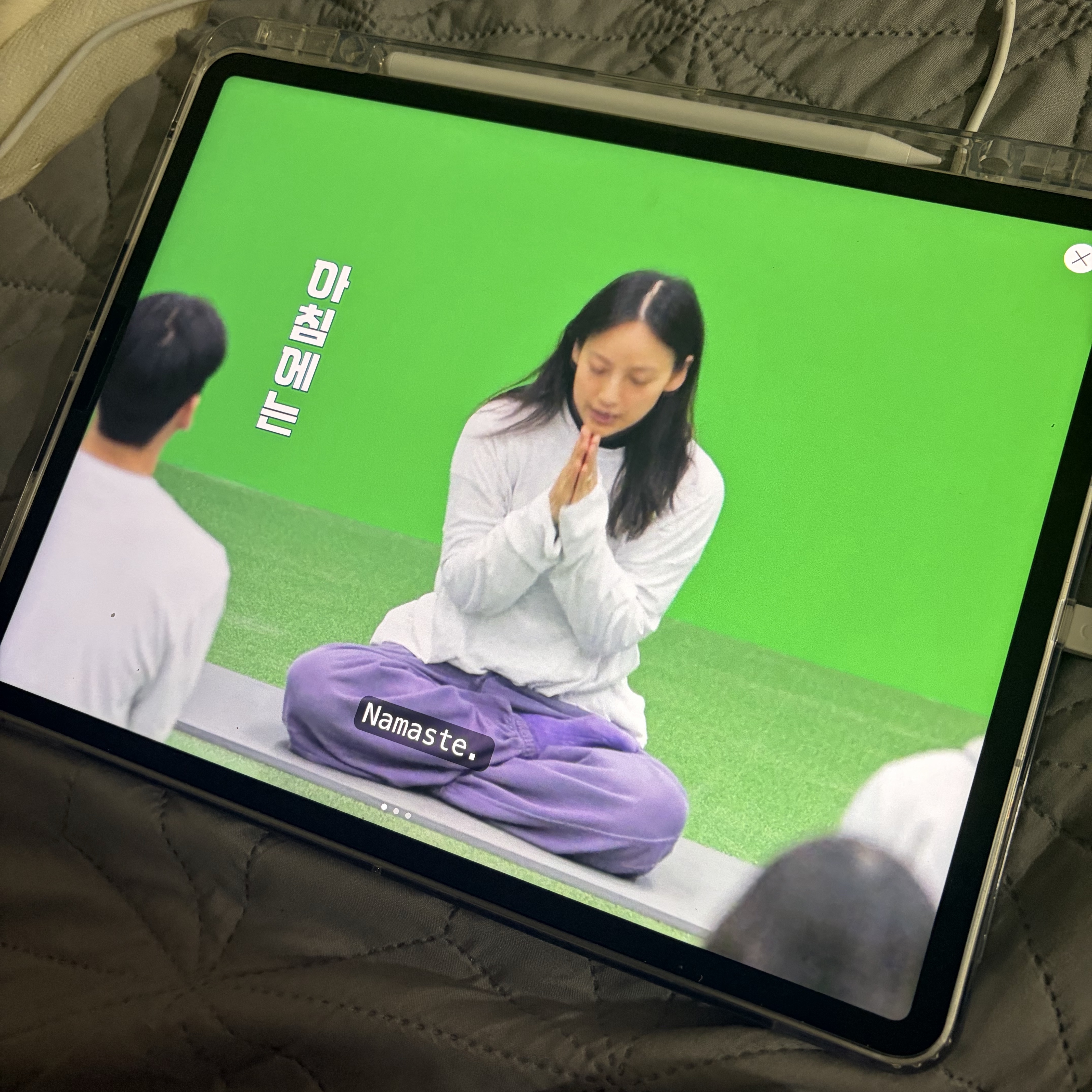 [A등급] Refurbished iPad Pro 12.9 5-Gen Cellular 512GB 착용 스타일