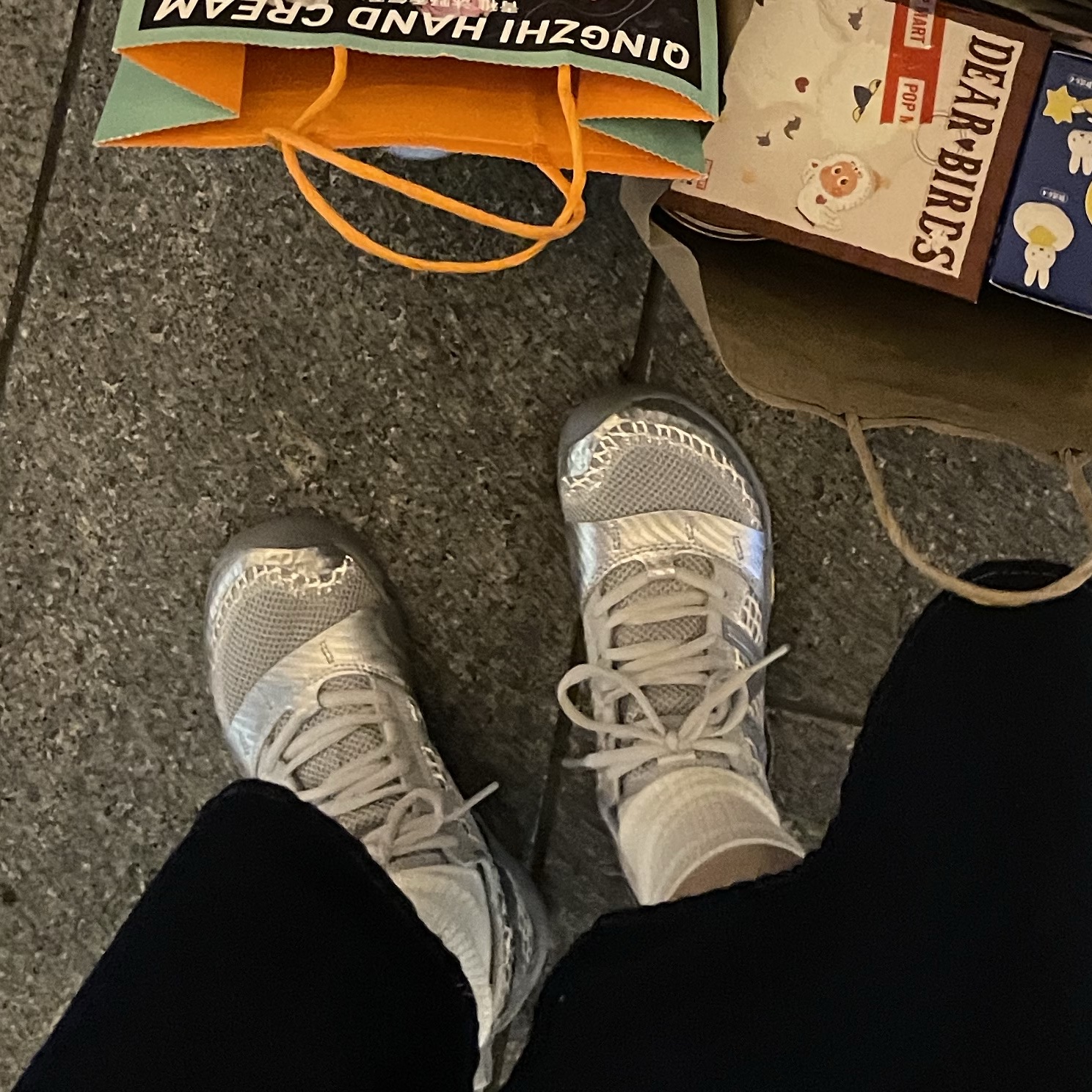 New Balance Minimus MT10O Slate Grey Silver Metallic, Helinox Wear Eclipse Lightpack 15 Black 착용 스타일 - 2