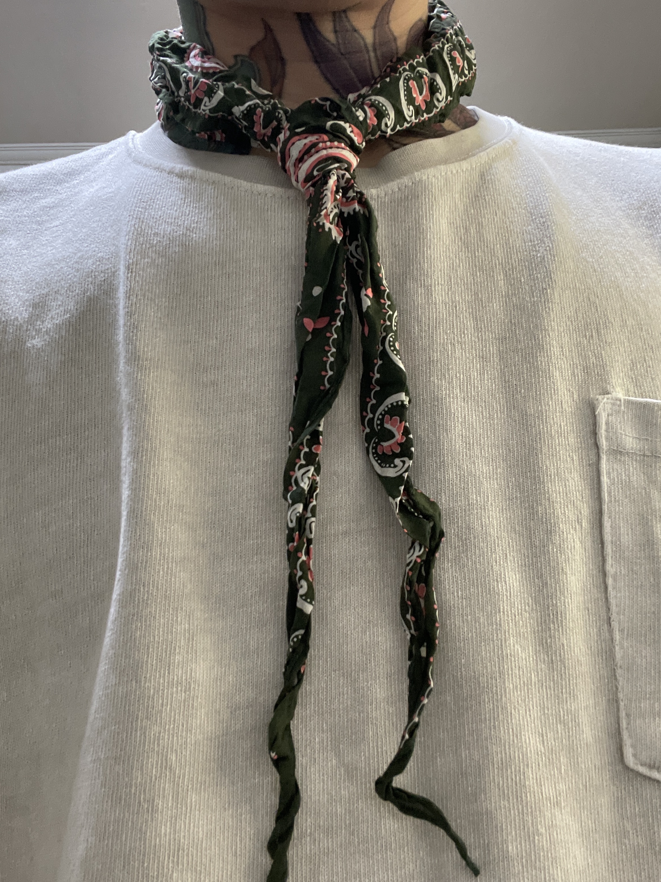 Kapital Washer Silk Neckerchief Sambo Paisley Dark Green 착용 스타일