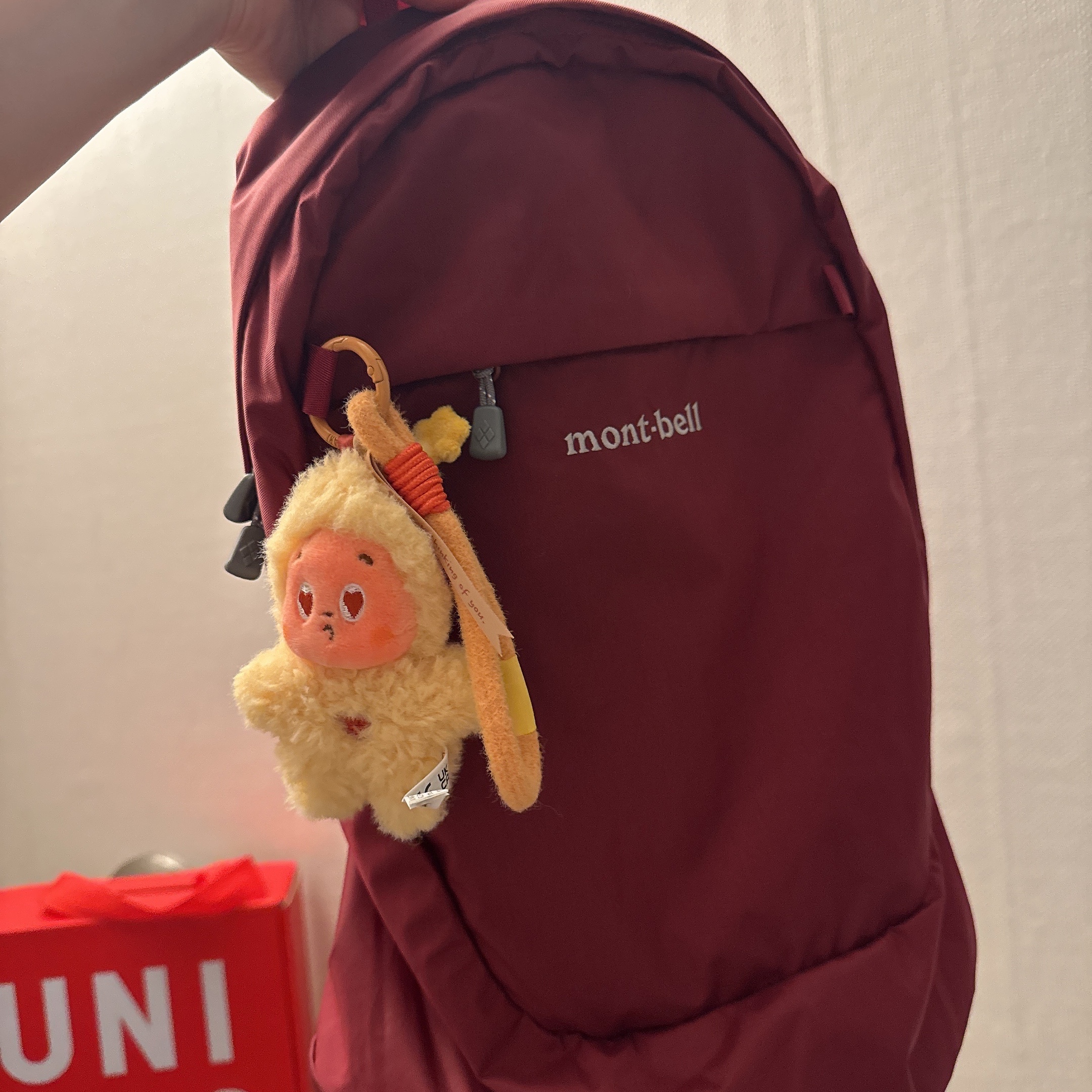 Montbell Pocketable Daypack 15 Wine Red 착용 스타일