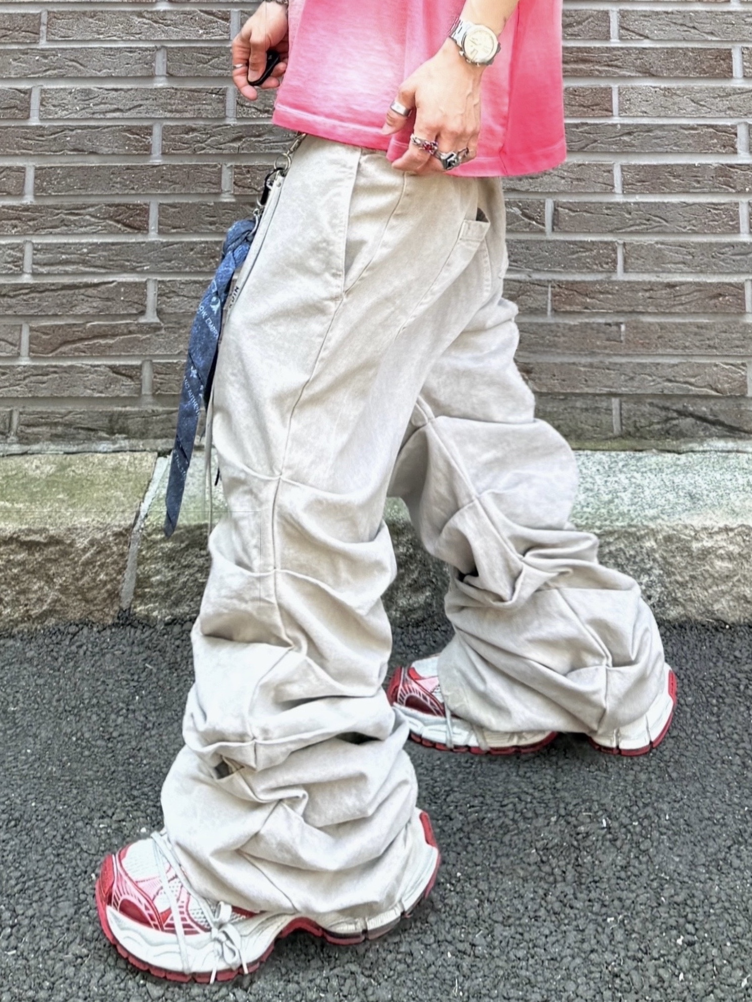 Nonnod Back Detail T-Shirt Deep Pink, Balenciaga 3XL Sneakers White Red 착용 스타일 - 2