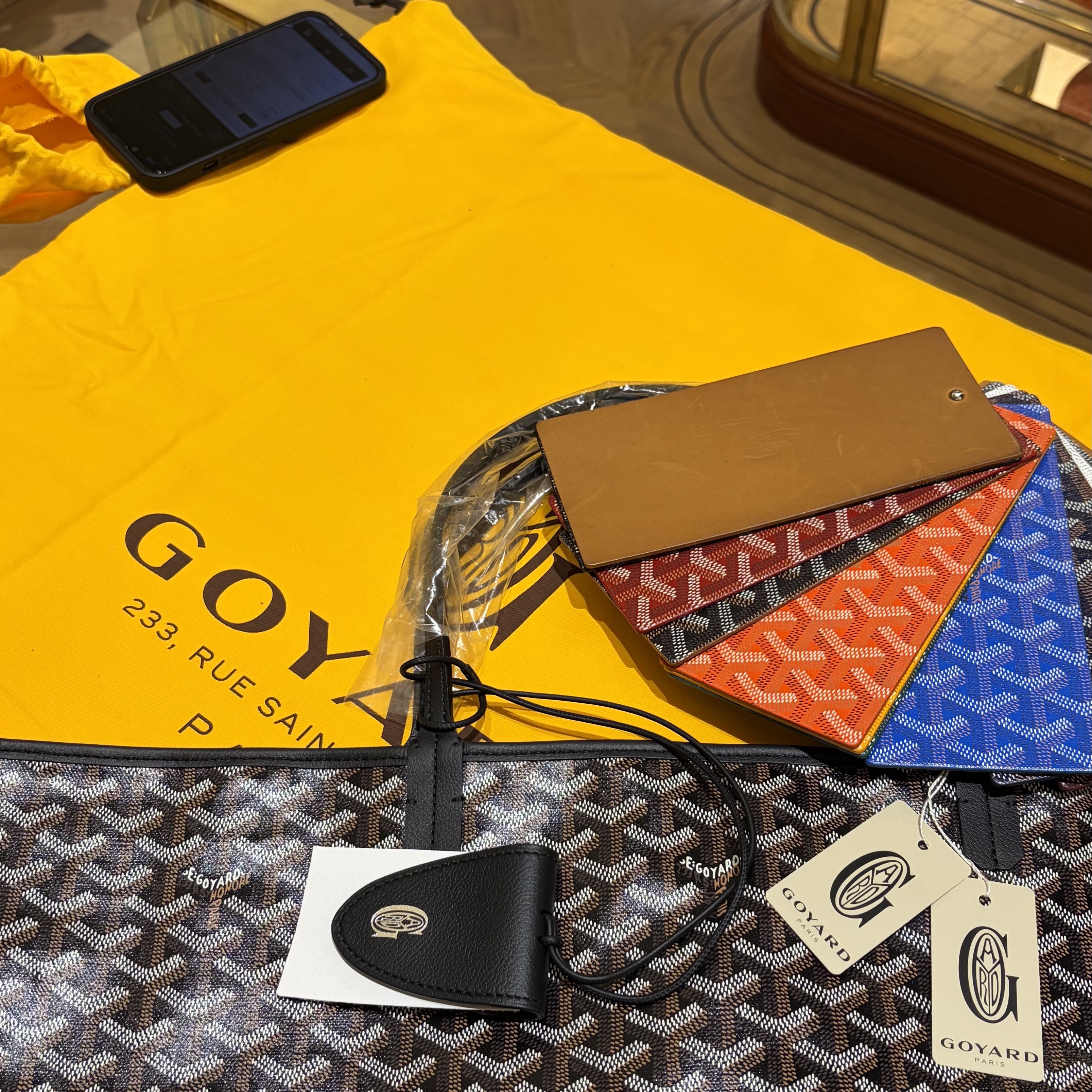 Goyard Saint Louis GM Bag Black 착용 스타일 - 2