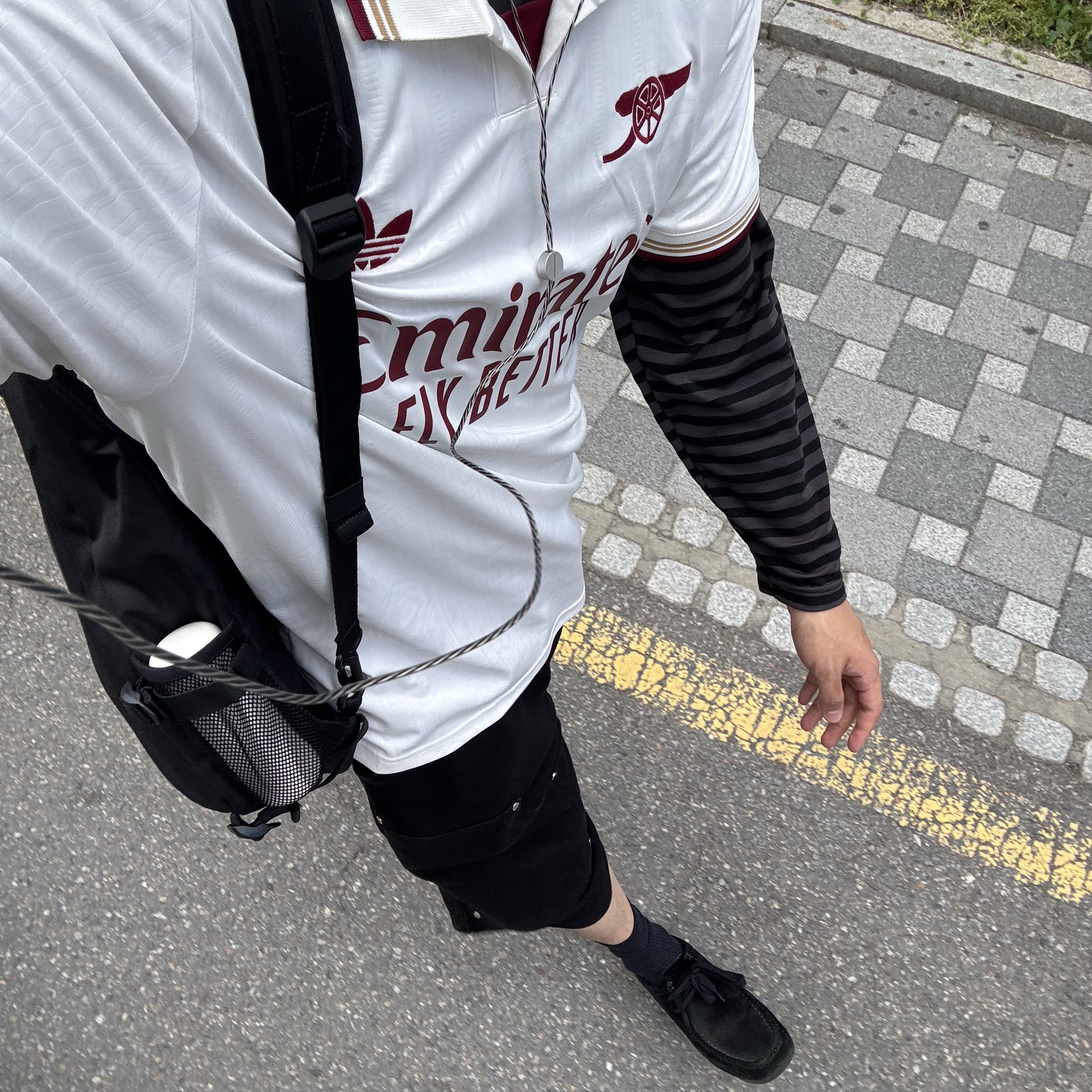 Adidas Arsenal 2025/26 3rd Jersey Cloud White Team Coll Burgundy 2 - KR Sizing (Non Marking Ver.), GU Moccasin Shoes Black 착용 스타일