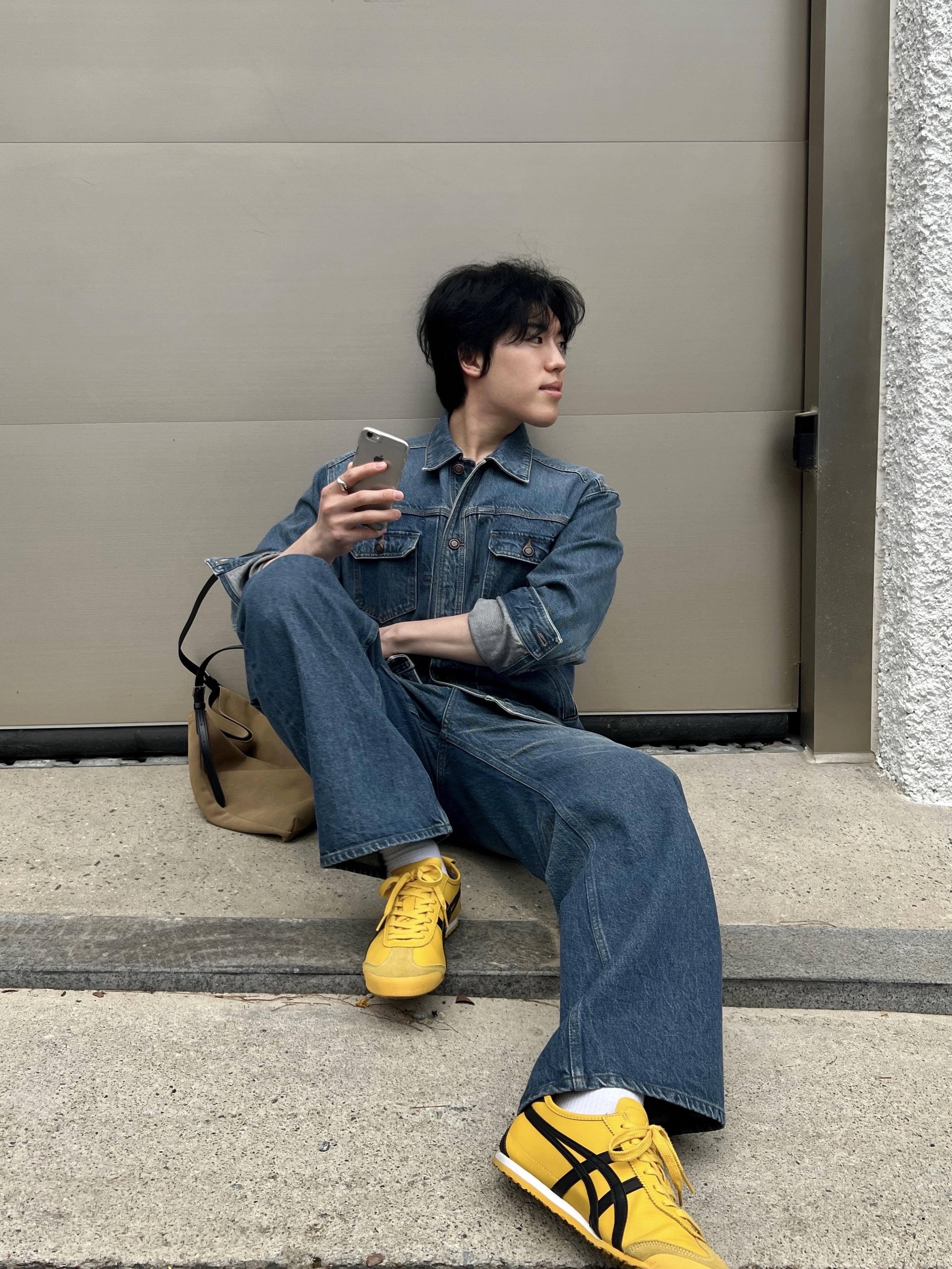 Onitsuka Tiger Mexico 66 Yellow Black 착용 스타일 - 2