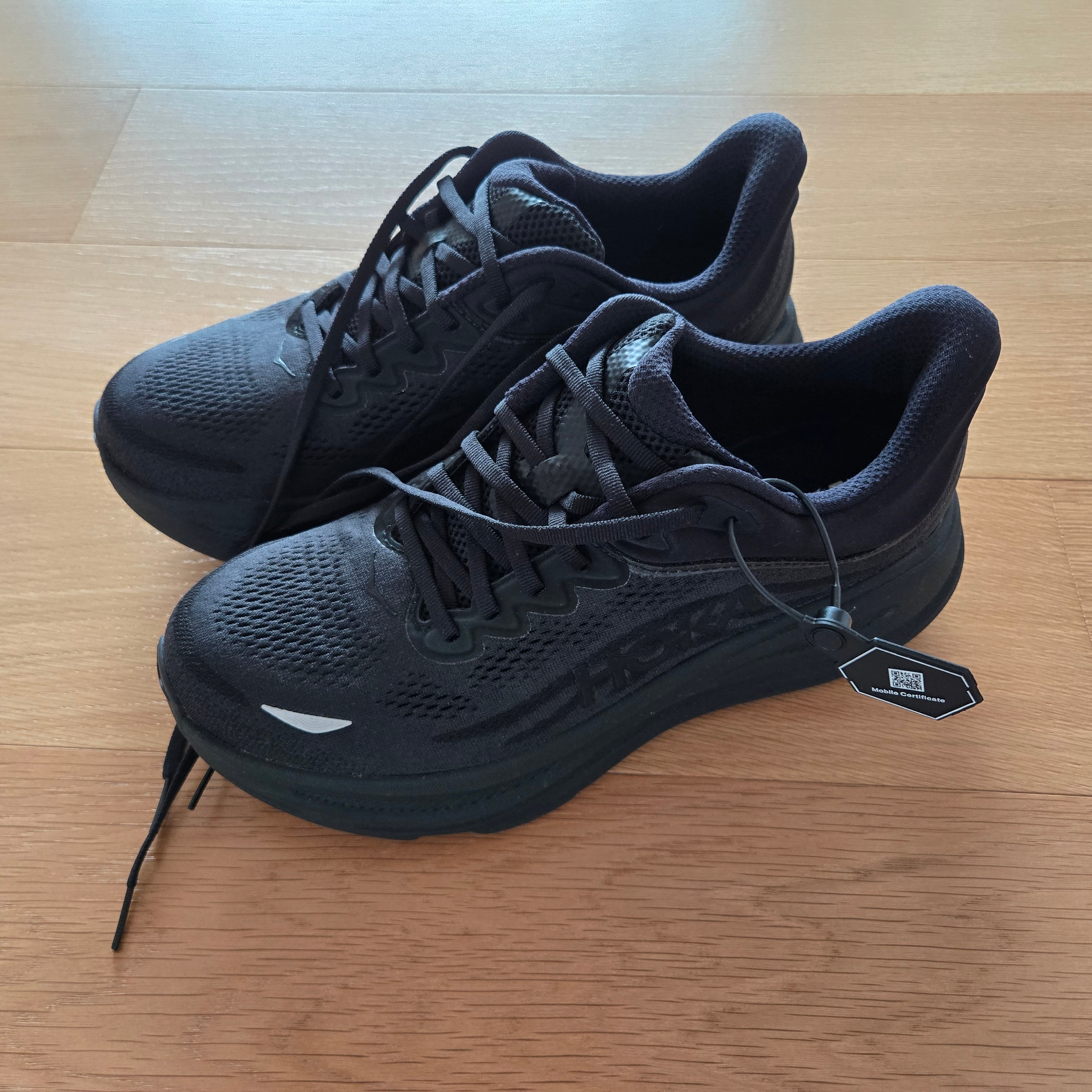 Hoka Bondi 9 Black - Wide 착용 스타일