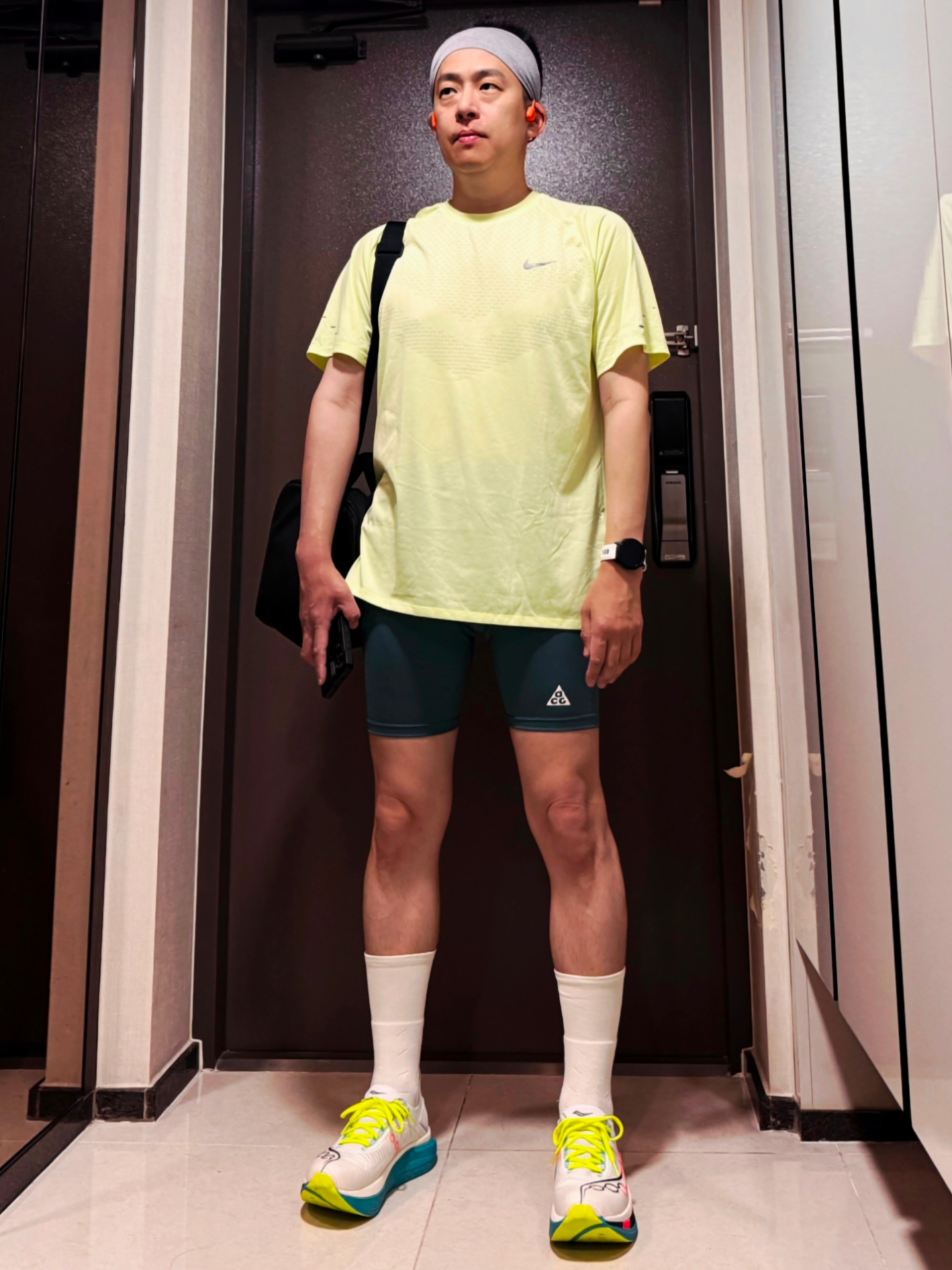 Saucony Endorphin Elite 2 White Mutant 착용 스타일