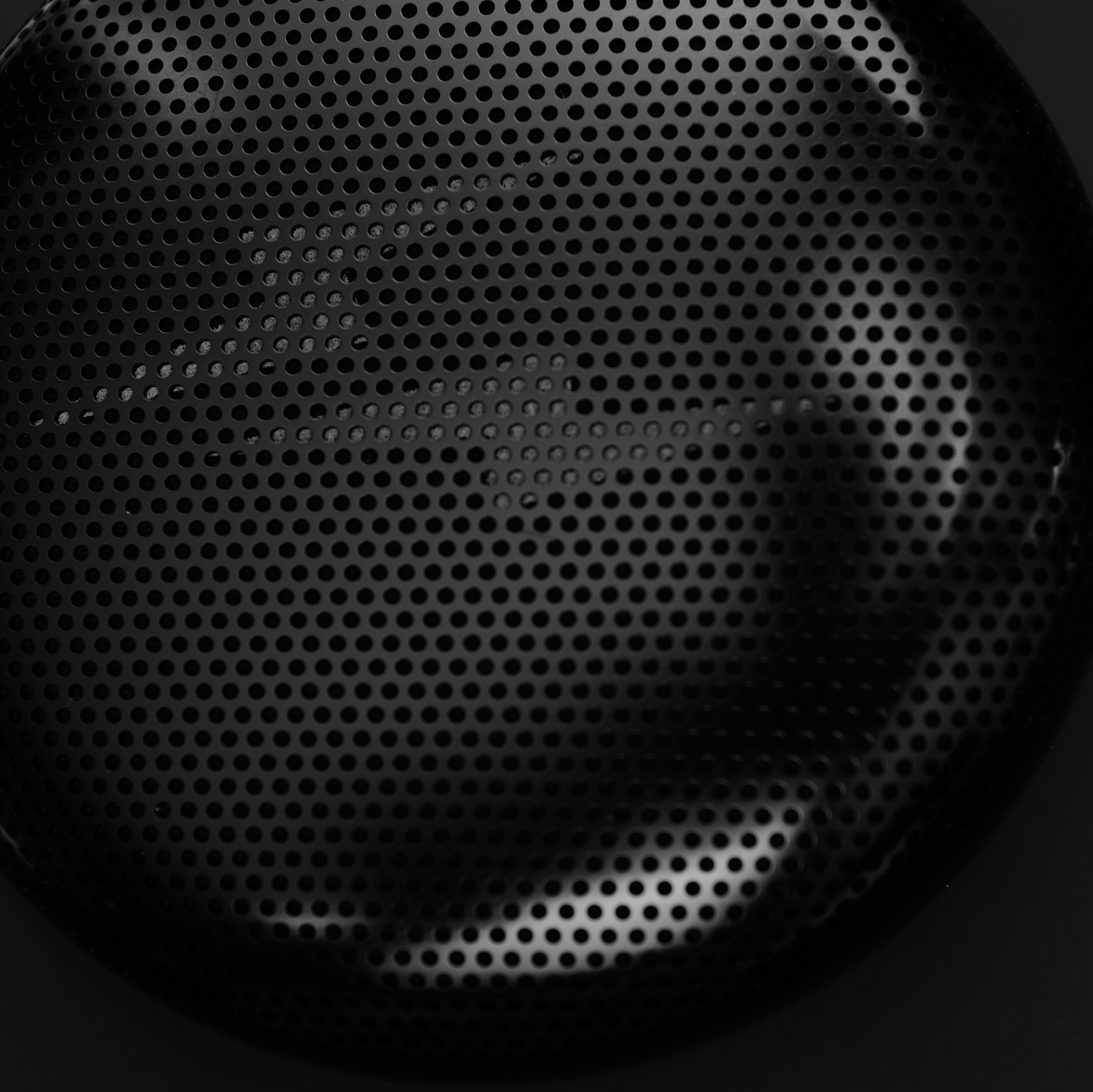 Bang & Olufsen x Fragment Beosound A1 3nd Fragment Edition (Korean Ver.) 착용 스타일 - 3