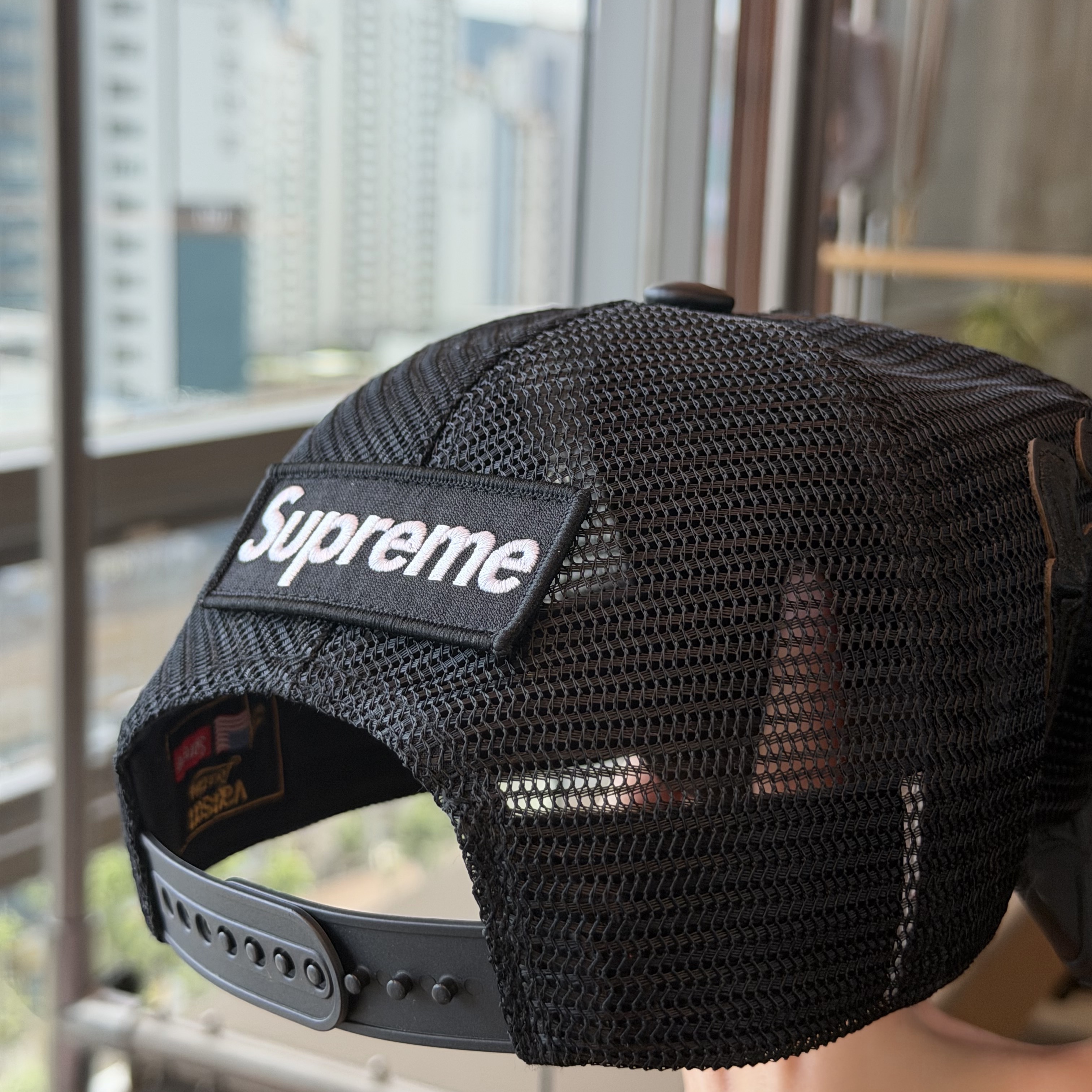 Supreme x Vanson Leathers Spider-Man Mesh Back 6-Panel Black - 26SS 착용 스타일 - 2