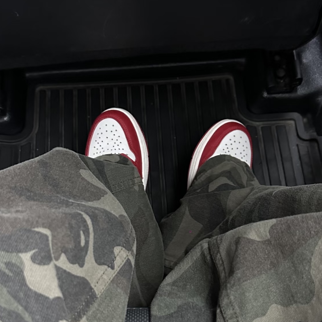 Jordan 1 Retro High OG Chicago 2022 착용 스타일 - 2