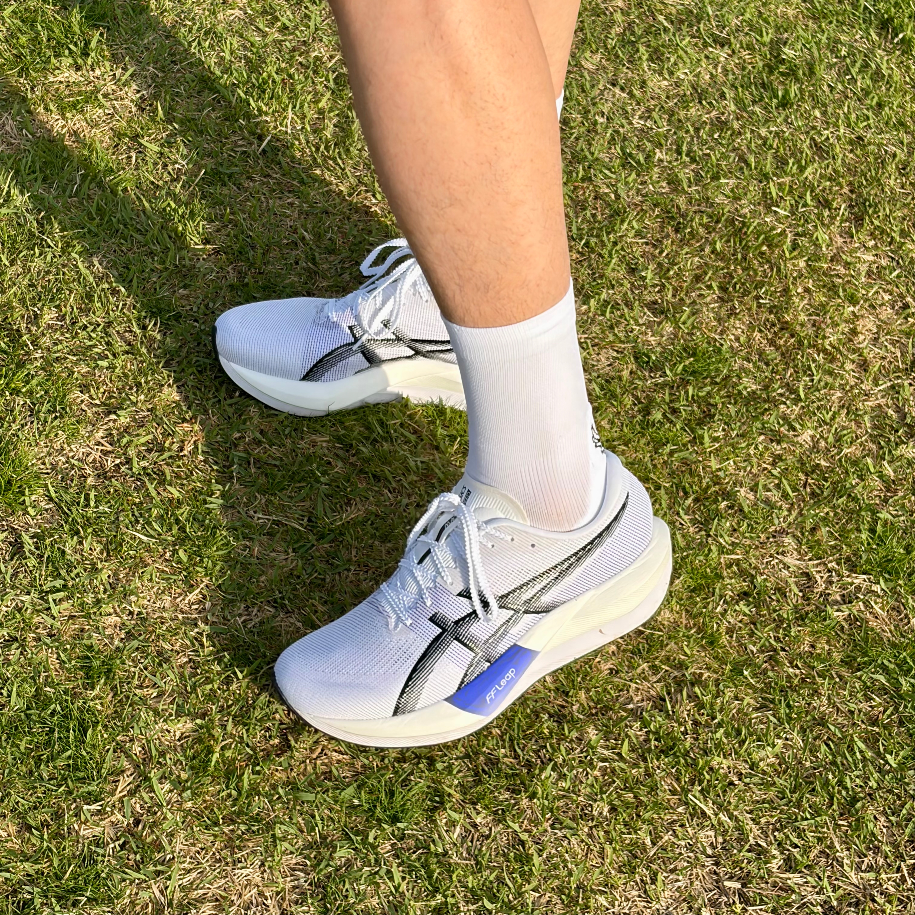Asics Magic Speed 5 White Black 착용 스타일