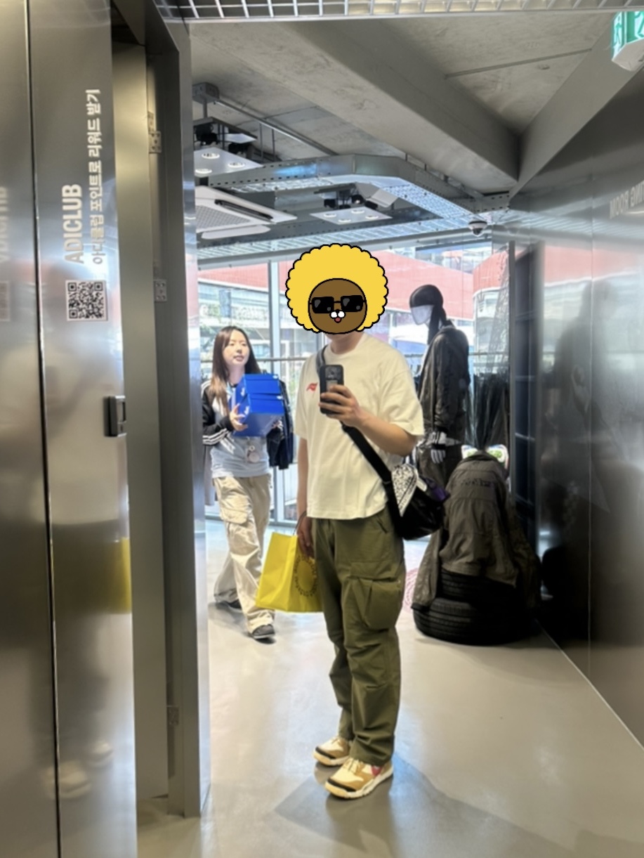 Human Made Graphic T-Shirt White, Nike x Tom Sachs Mars Yard Shoe 3.0 Space Camp 착용 스타일