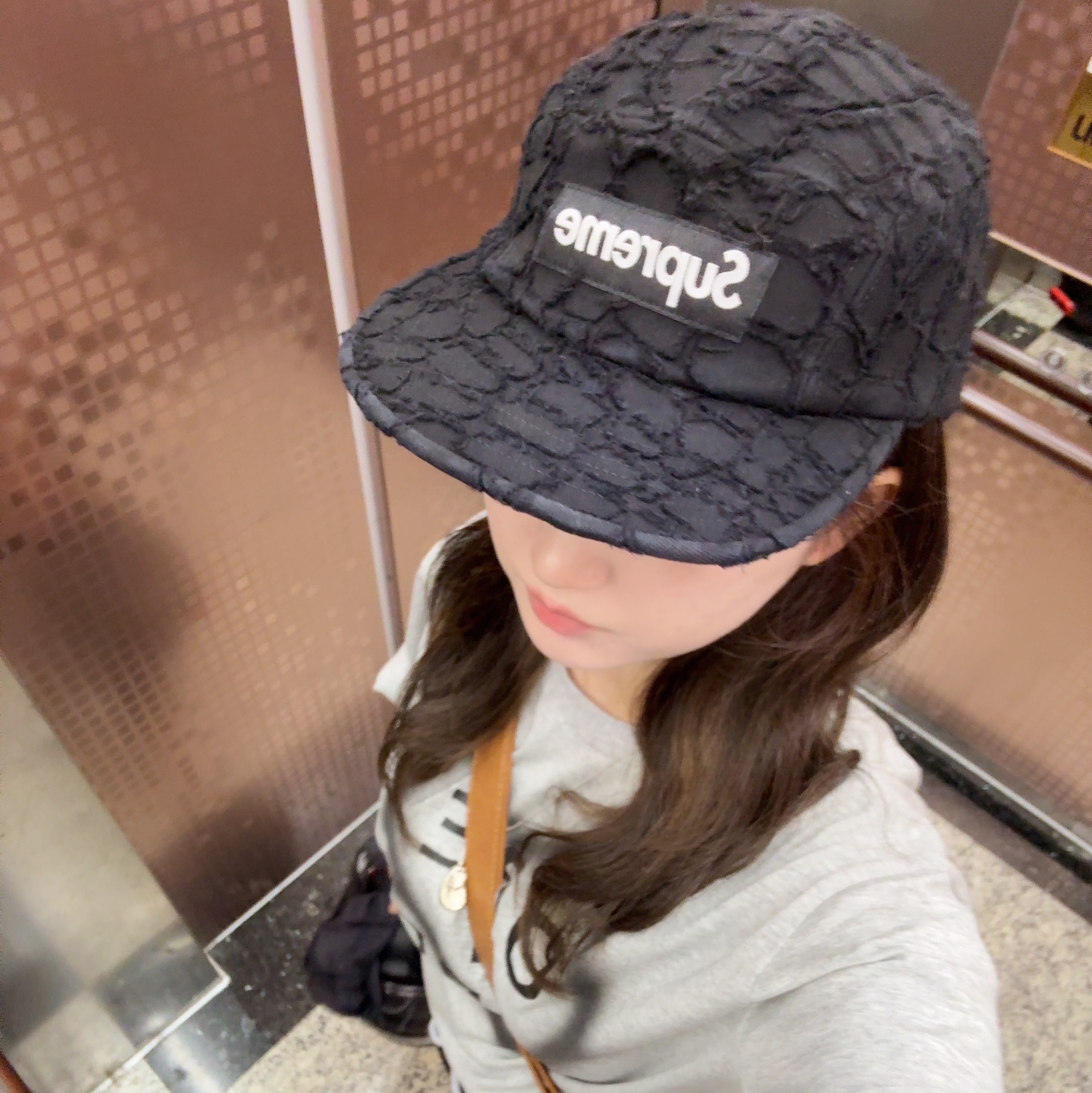 Supreme Frayed Croc Denim Camp Cap Black - 25SS 착용 스타일