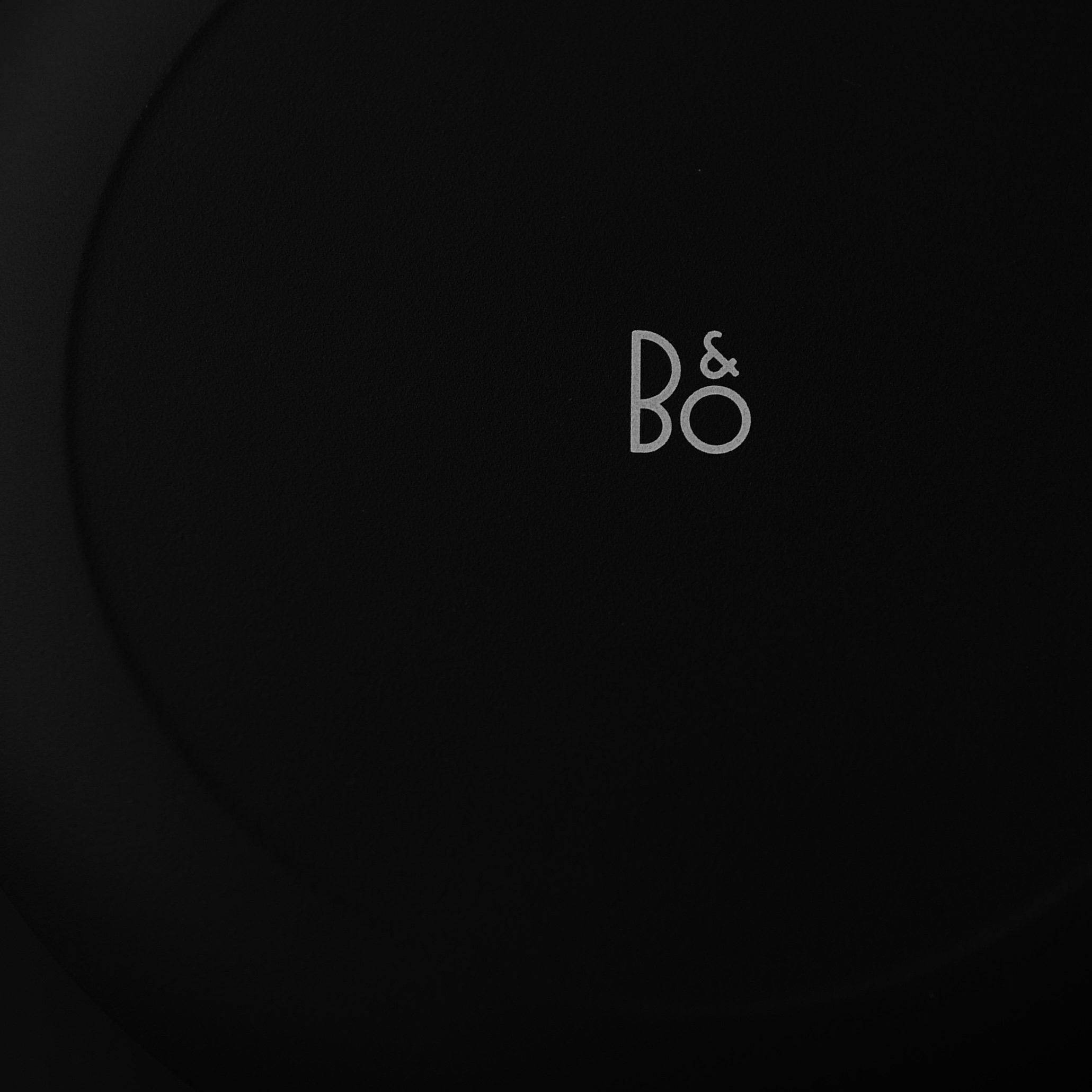 Bang & Olufsen x Fragment Beosound A1 3nd Fragment Edition (Korean Ver.) 착용 스타일 - 5