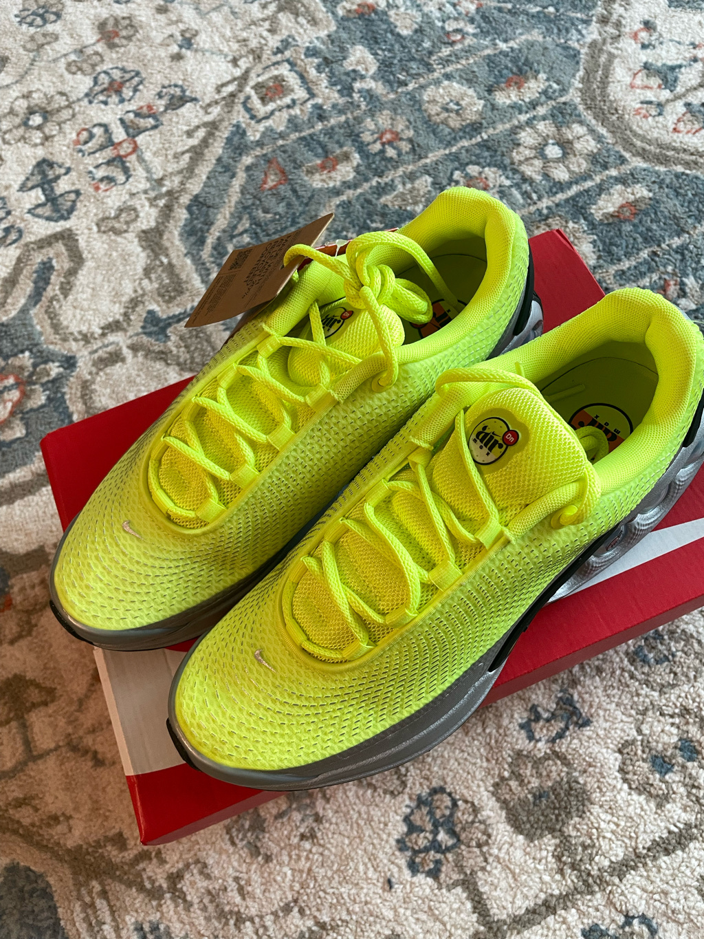 Nike Air Max Dn Black Volt Glow 착용 스타일 - 3