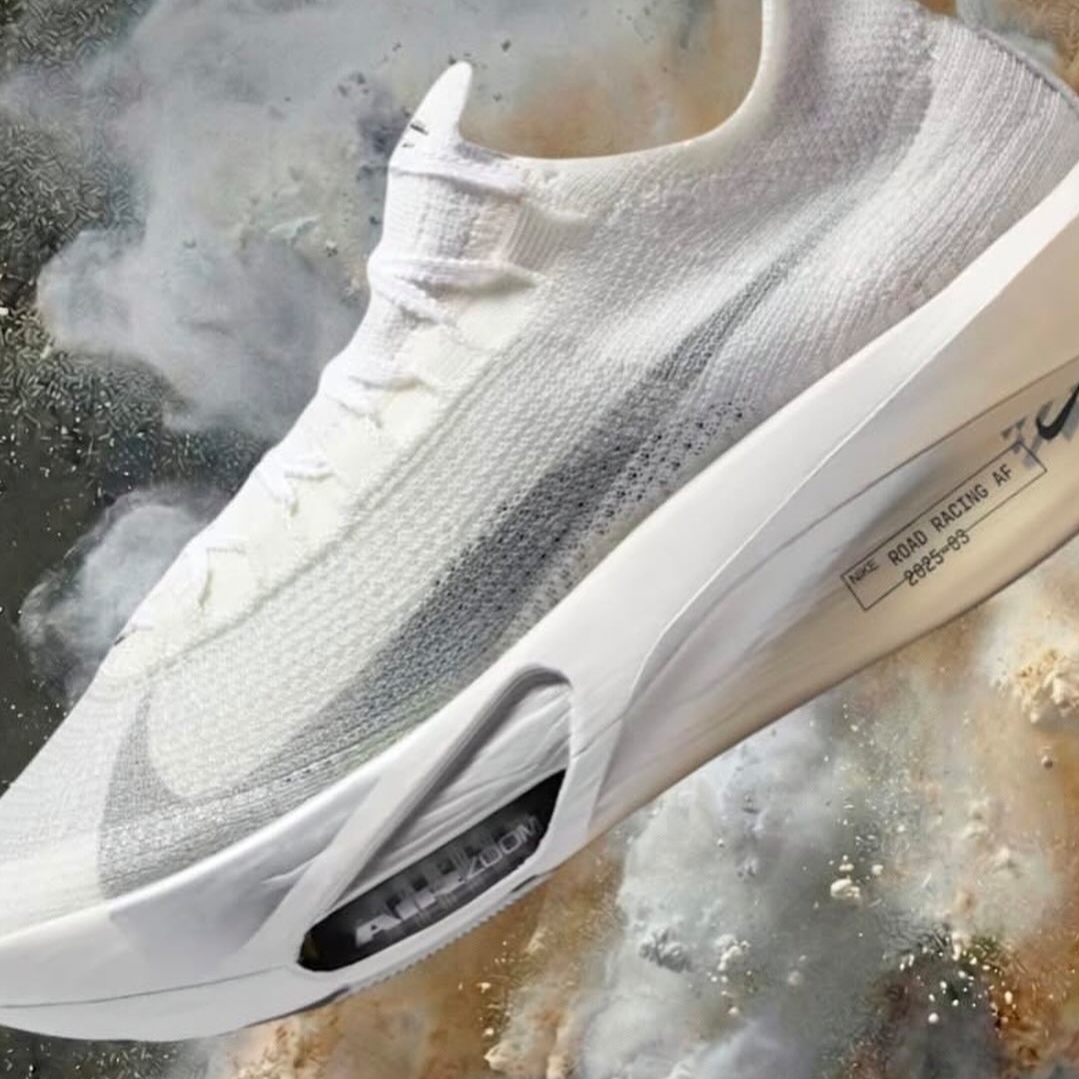 Nike Air Zoom Alphafly Next% 3 Platinum Tint Reflect Silver 착용 스타일