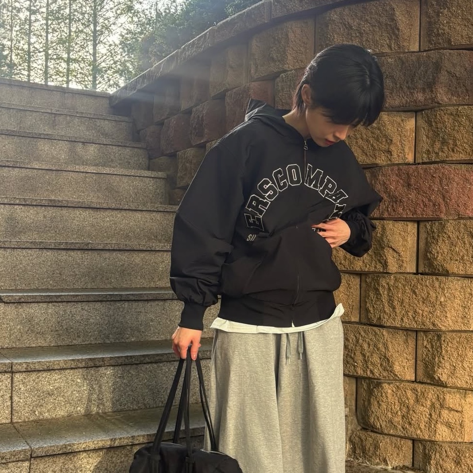 ersco Arch Logo Track Jacket Black, ersco Arch Logo Track Jacket Navy 착용 스타일 - 2
