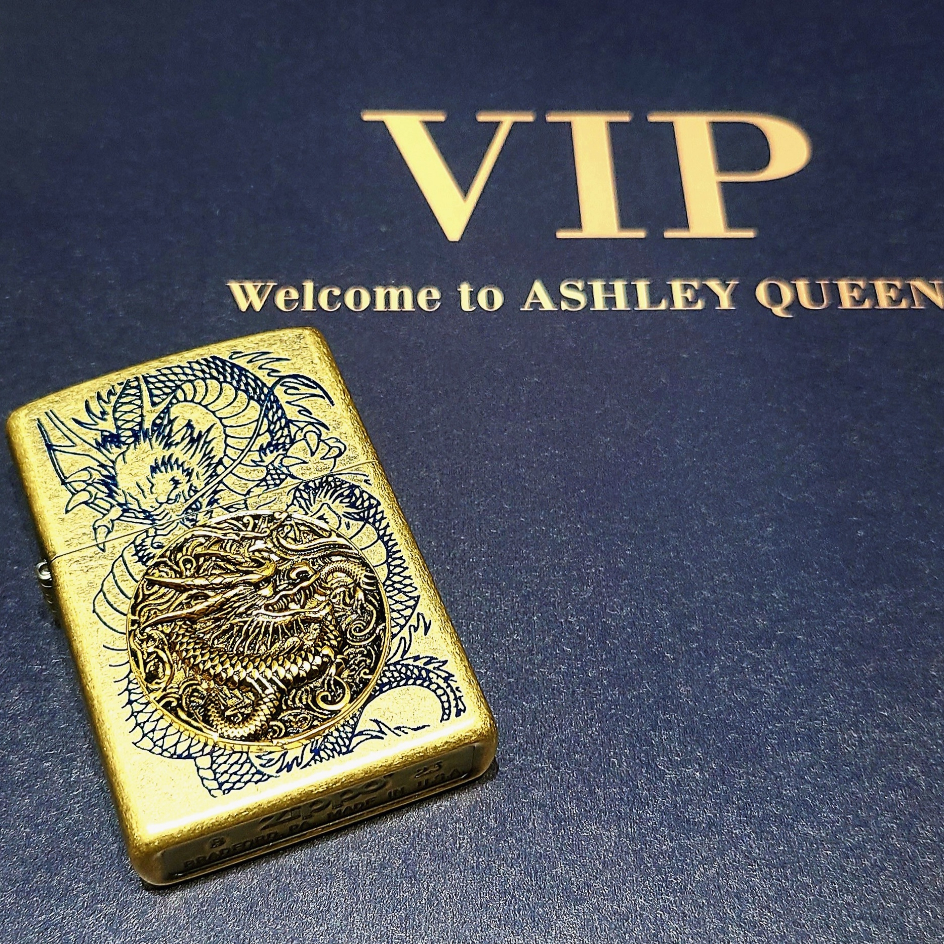 Zippo Blue Dragon Coin Emblem Lighter Gold 착용 스타일
